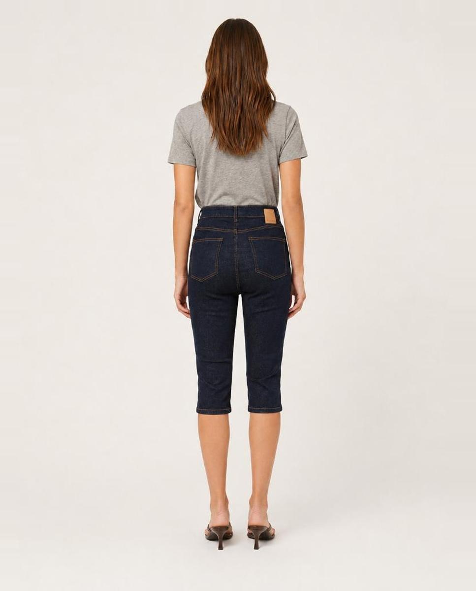 Jeans Capri de Cintura Subida. Azul-marinho-2