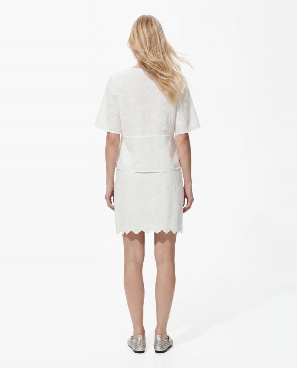 Blusa de mujer bordada de manga corte y escote pico. - Pieces - Blanco Blanco-2