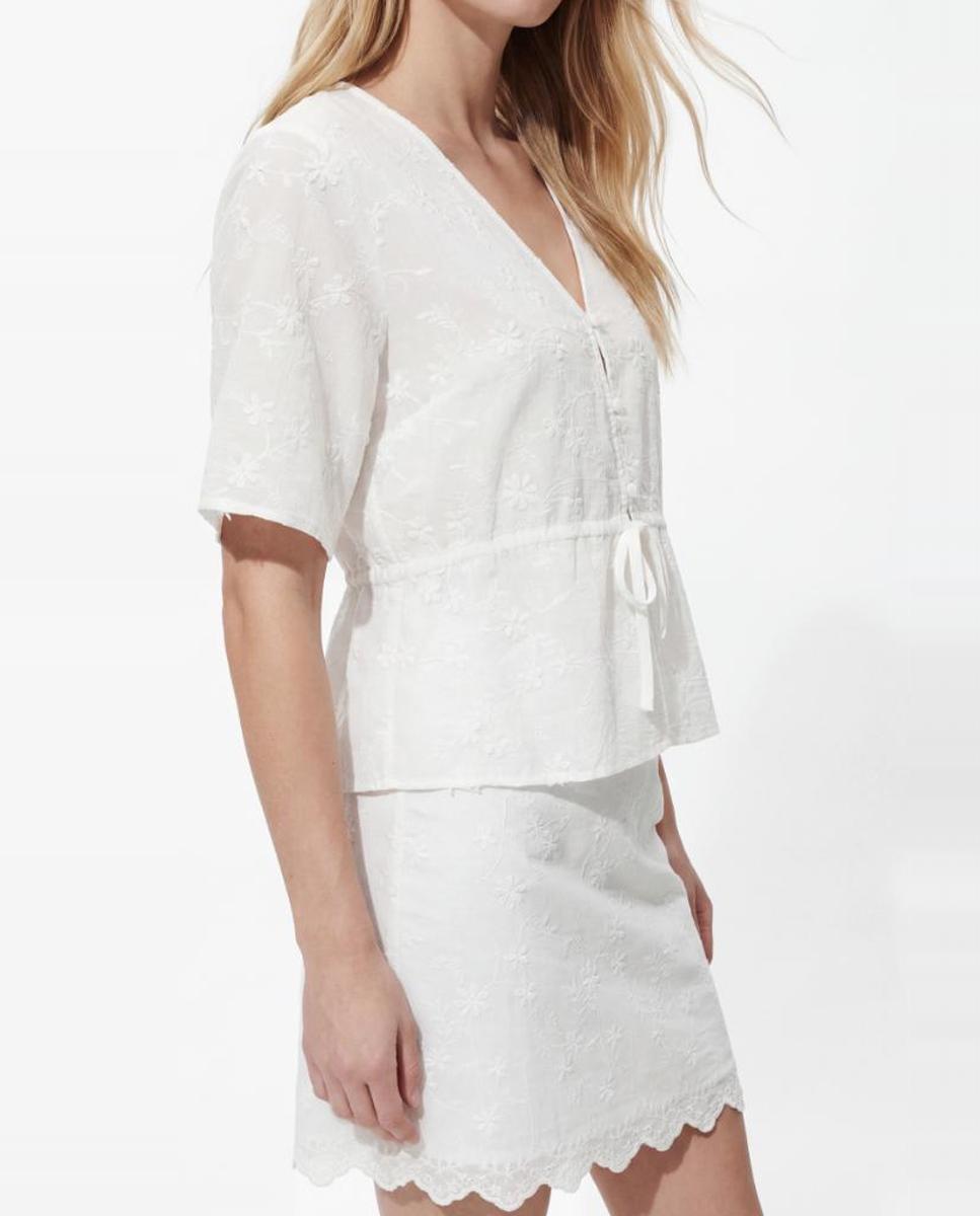Blusa de mujer bordada de manga corte y escote pico. - Pieces - Blanco Blanco-3