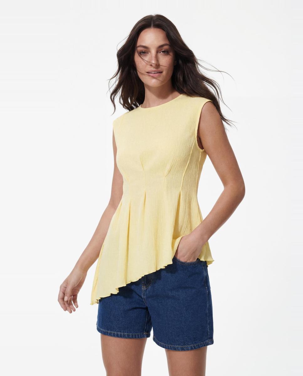 Imagen 0 de Top asimétrico de mujer sin mangas con cuello redondo. Amarillo