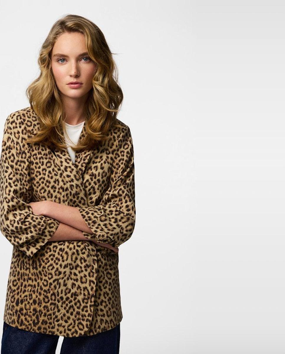 Pieces - Blazer de mujer estampada con mangas 3/4 y cuellos de solapa.