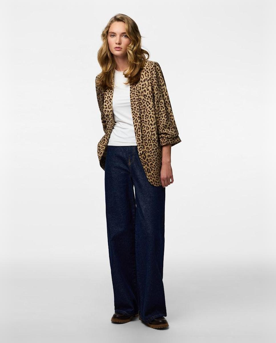 Blazer de mujer estampada con mangas 3/4 y cuellos de solapa - Pieces - Nude Nude-6