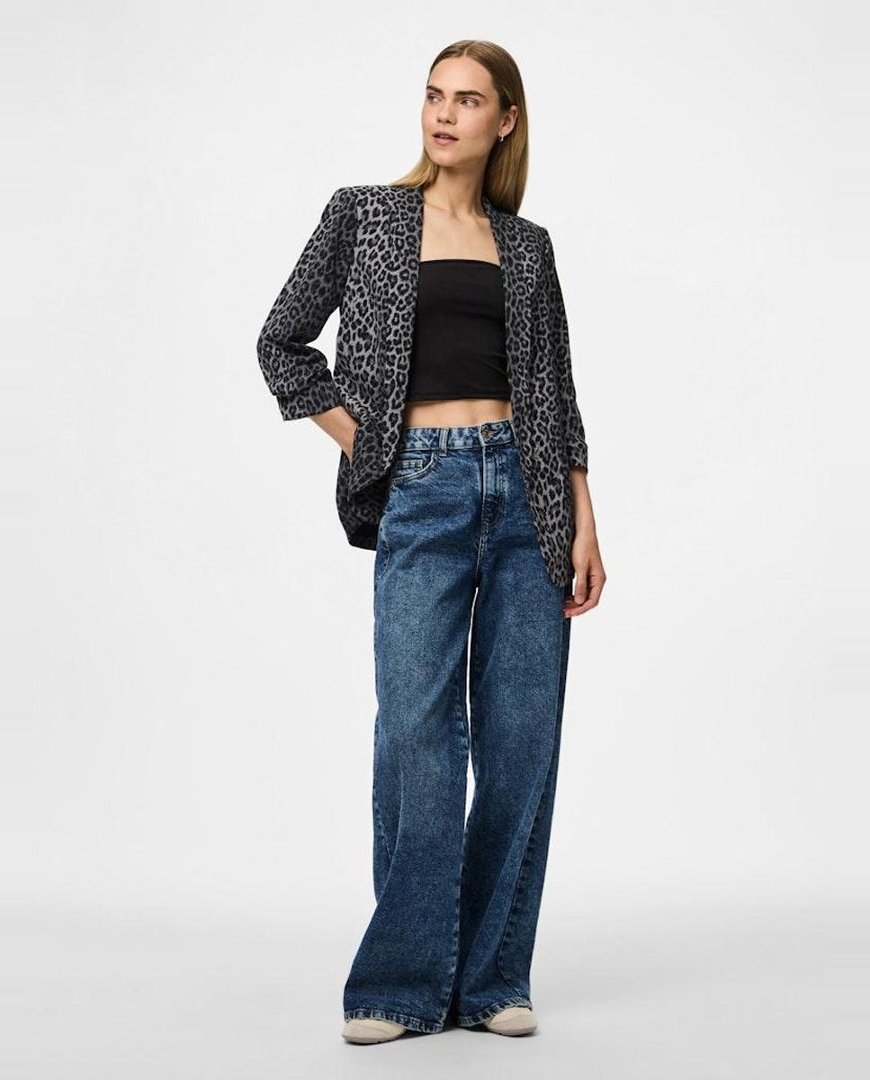 Blazer de mujer estampada con mangas 3/4 y cuellos de solapa - Pieces - Gris Gris-2