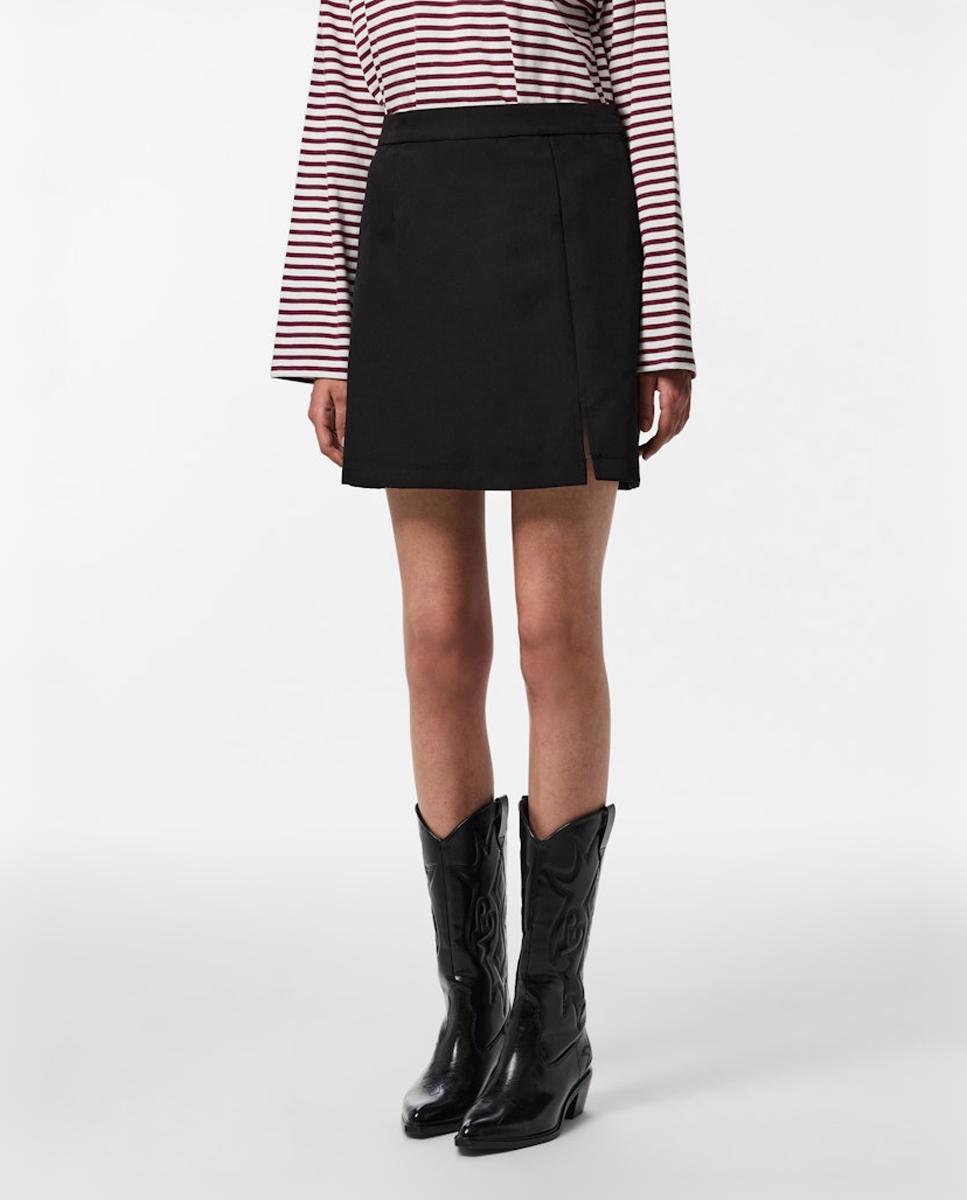 Pieces - Falda corta de mujer.