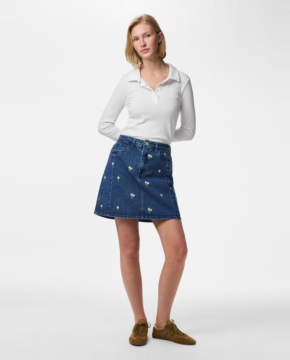 Pieces - Falda vaquera bordada de mujer.