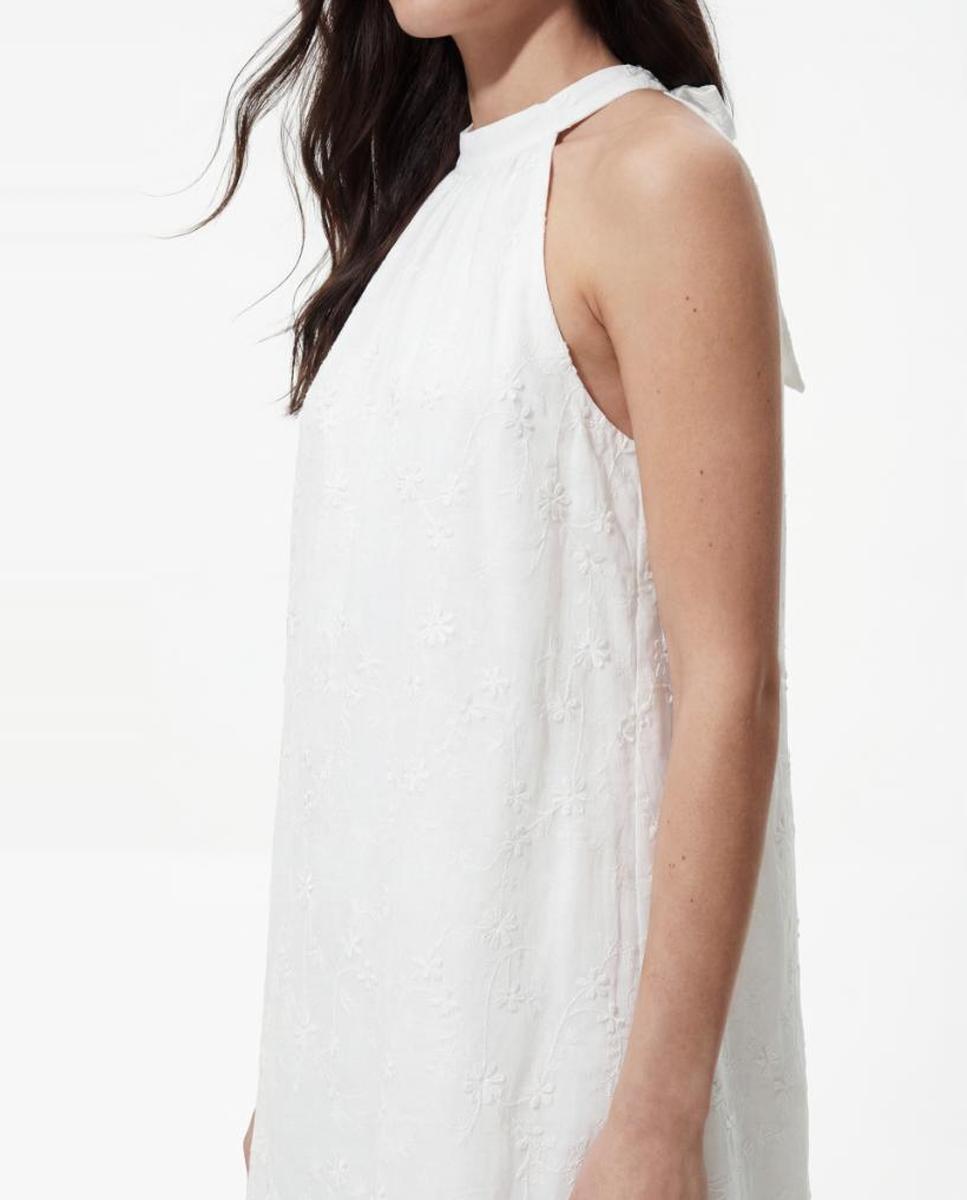 Vestido Curto sem Mangas e com Decote Halter Branco-4