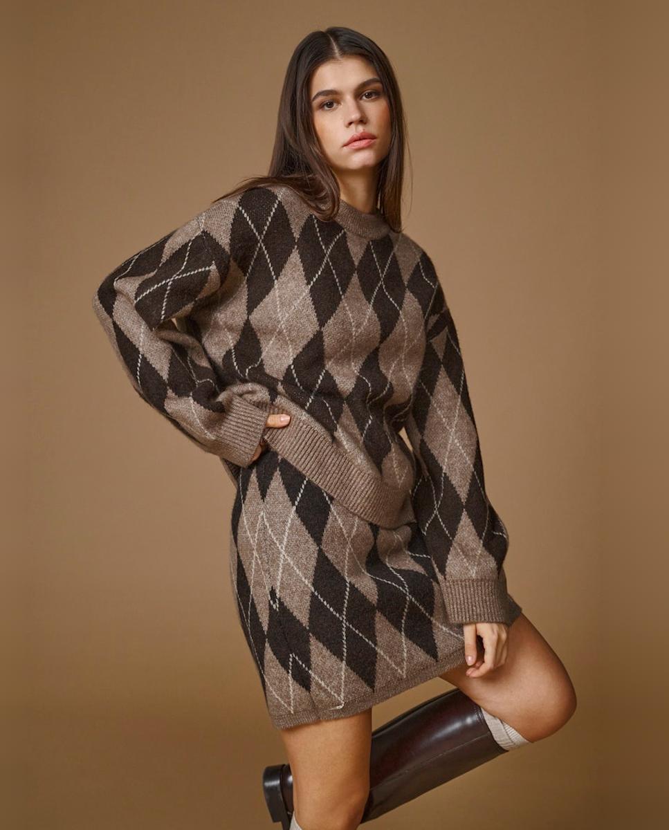 Imagen 0 de Jersey de mujer con cuello redondo y manga larga Marrón oscuro