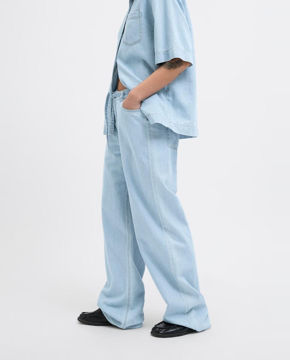 Jeans Wide Leg com Cintura Média Azul-claro-4
