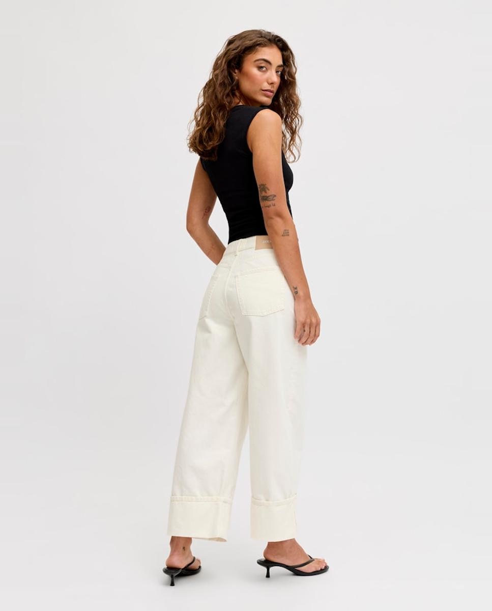 Jeans Wide Cropped com Cintura Subida Branco-3
