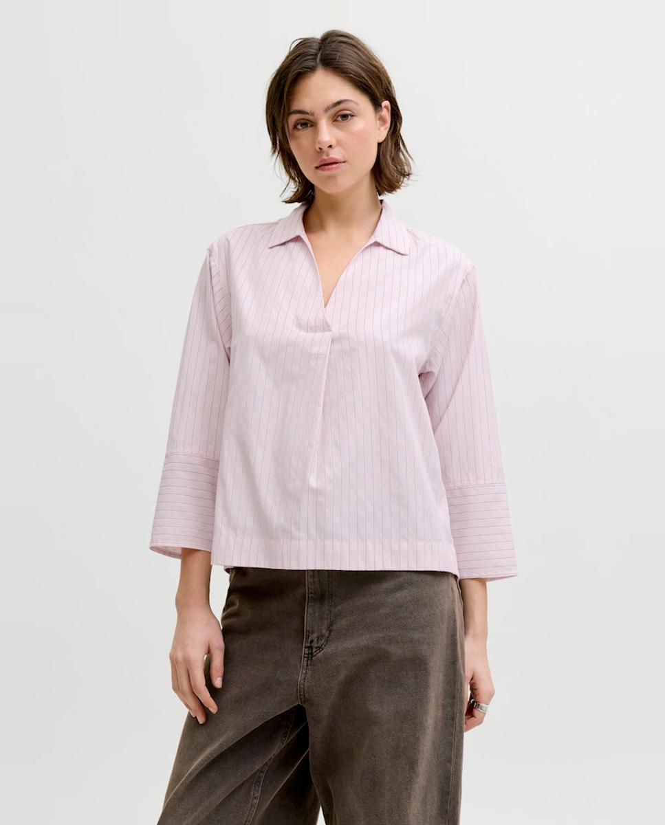 Imagem 0 de Blusa de Popelina com Decote em Bico