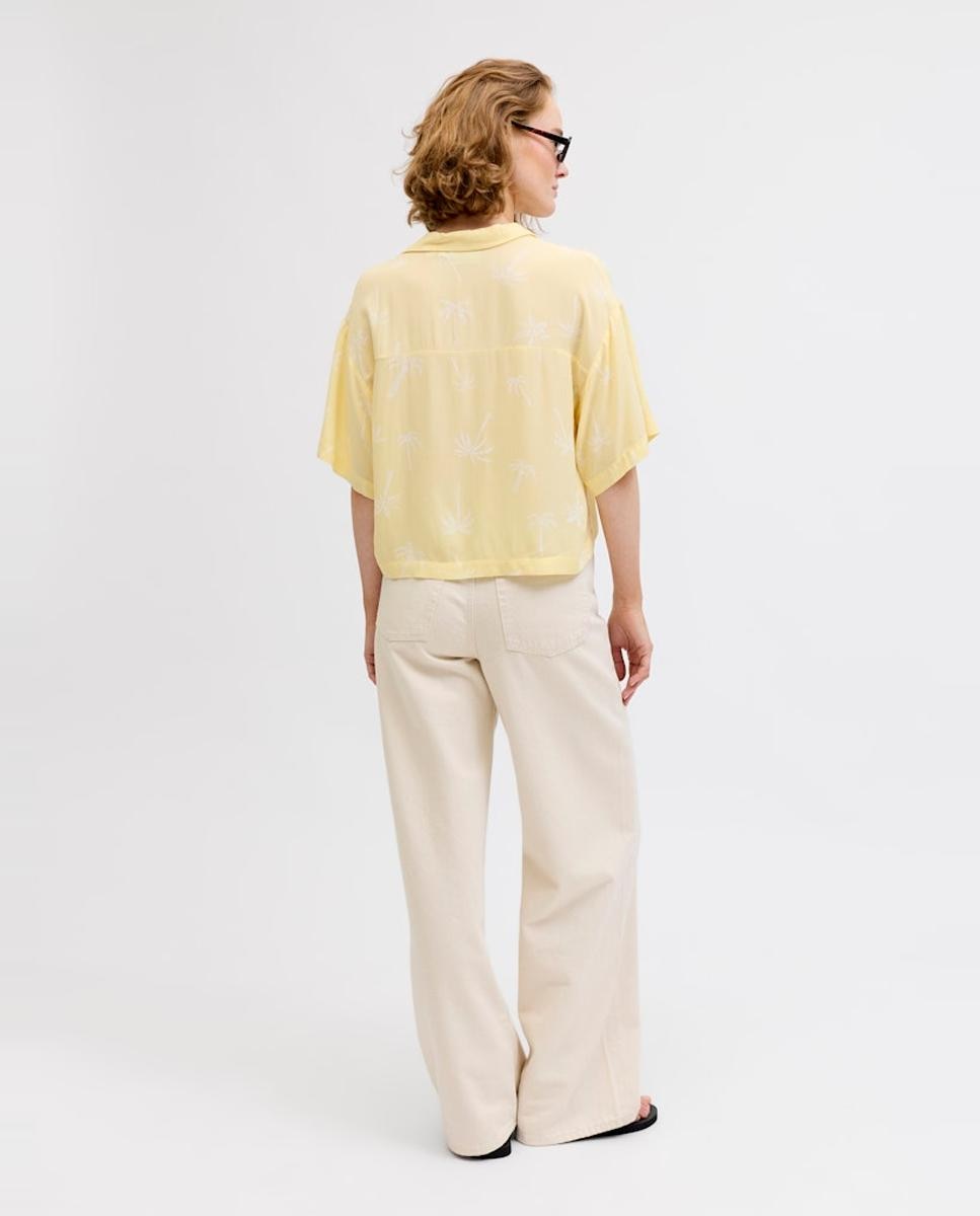 Camisa de Manga Curta com Gola Resort Amarelo-2