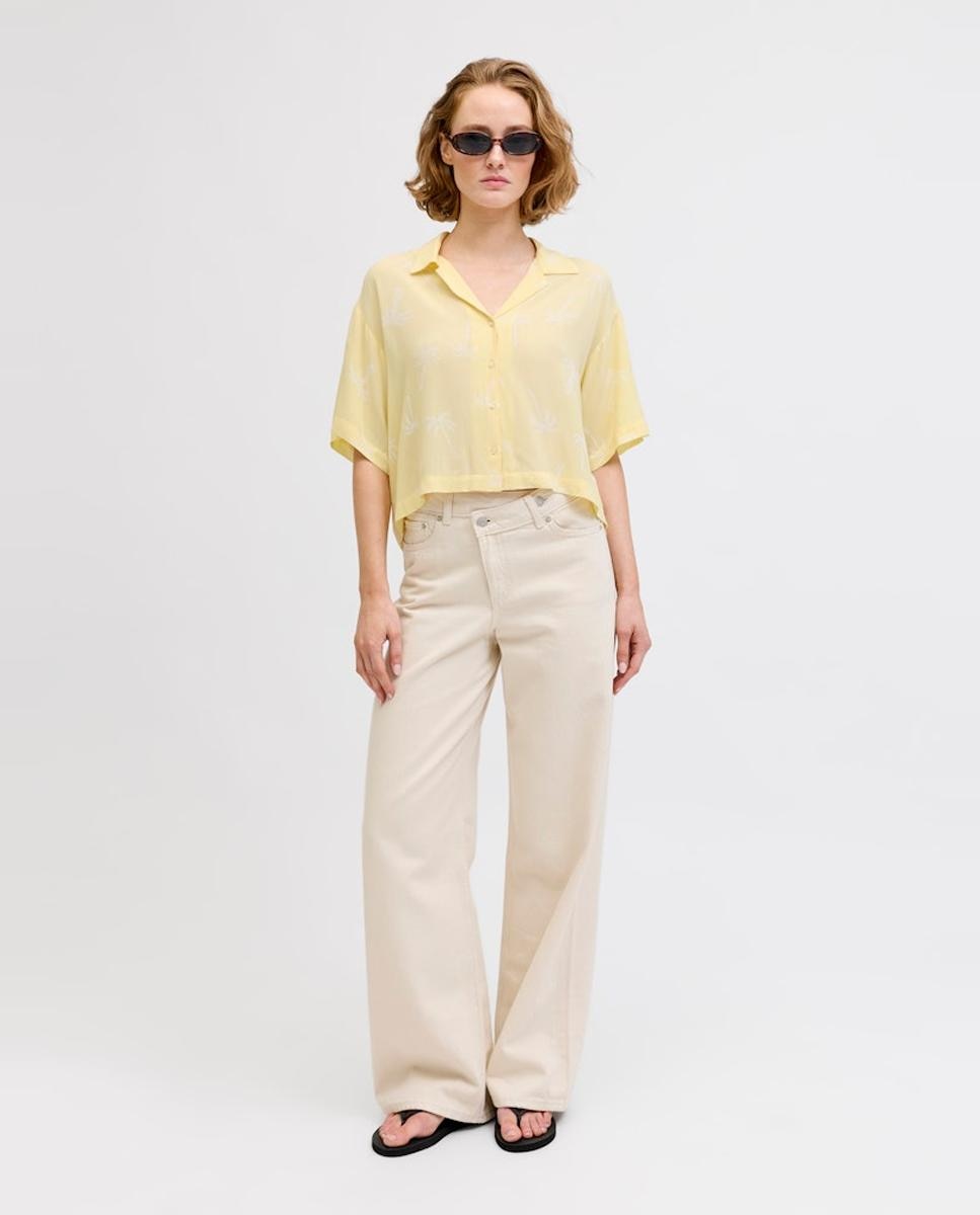 Camisa de Manga Curta com Gola Resort Amarelo-3