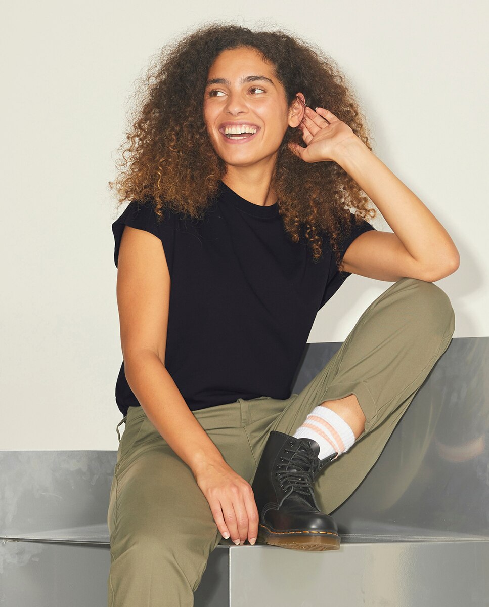 Camiseta de mujer oversize y manga corta - Jack & Jones - Negro Negro-3