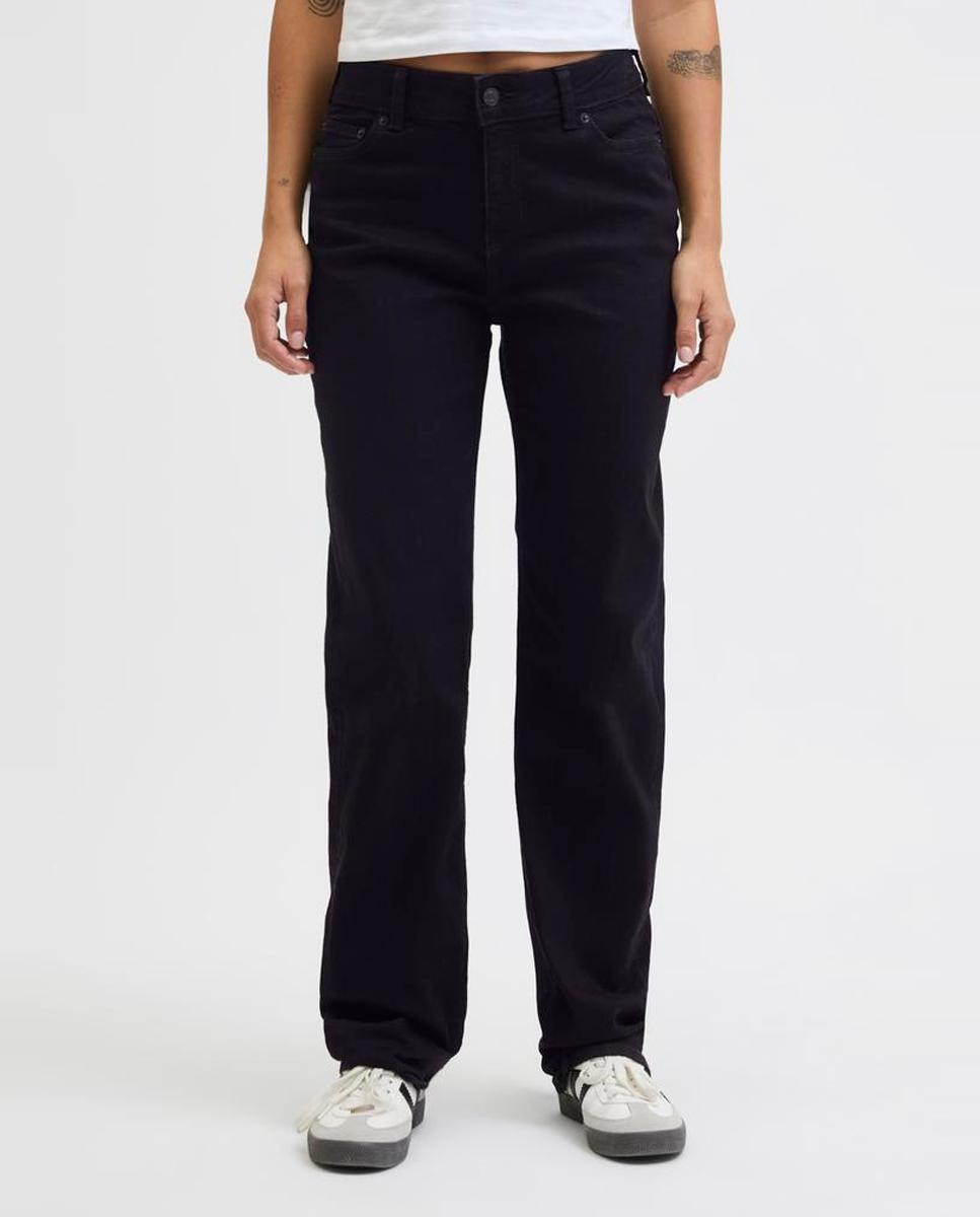 Jeans Nice com Corte Straight Justo Preto-2