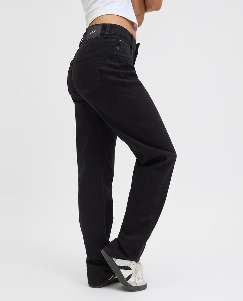 Jeans Nice com Corte Straight Justo Preto-5