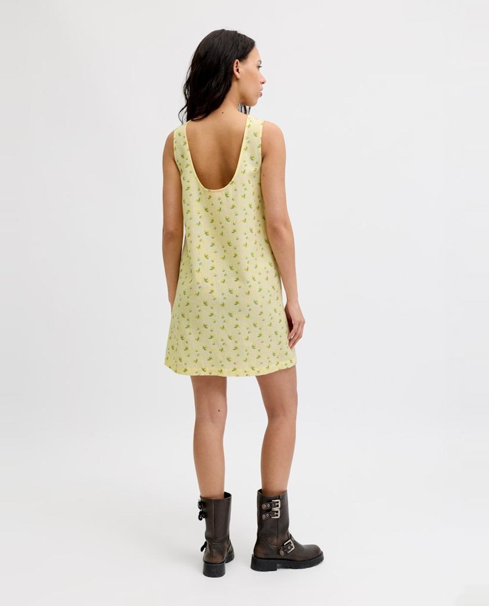 Vestido Curto sem Mangas e com Decote Redondo Amarelo-3