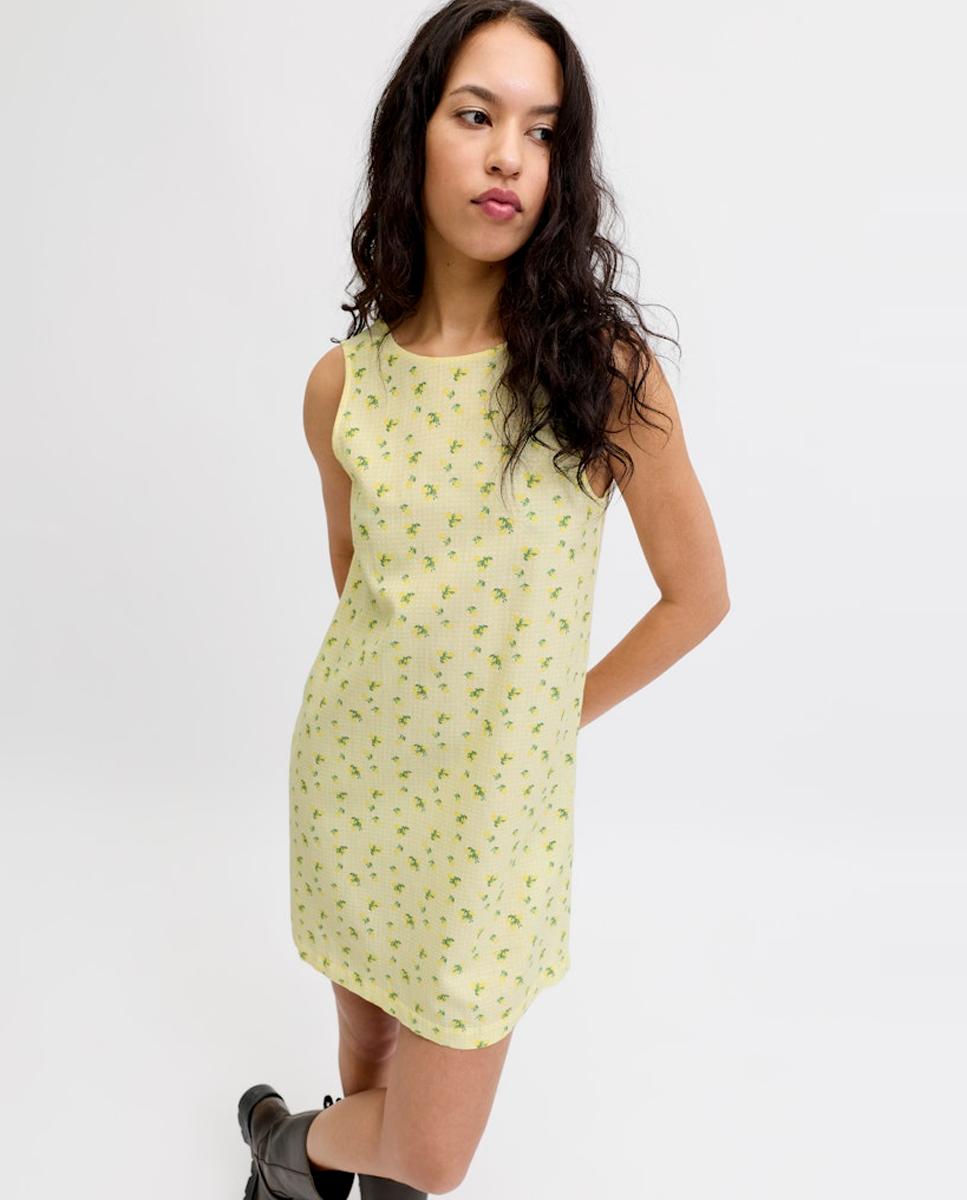 Vestido Curto sem Mangas e com Decote Redondo Amarelo-4
