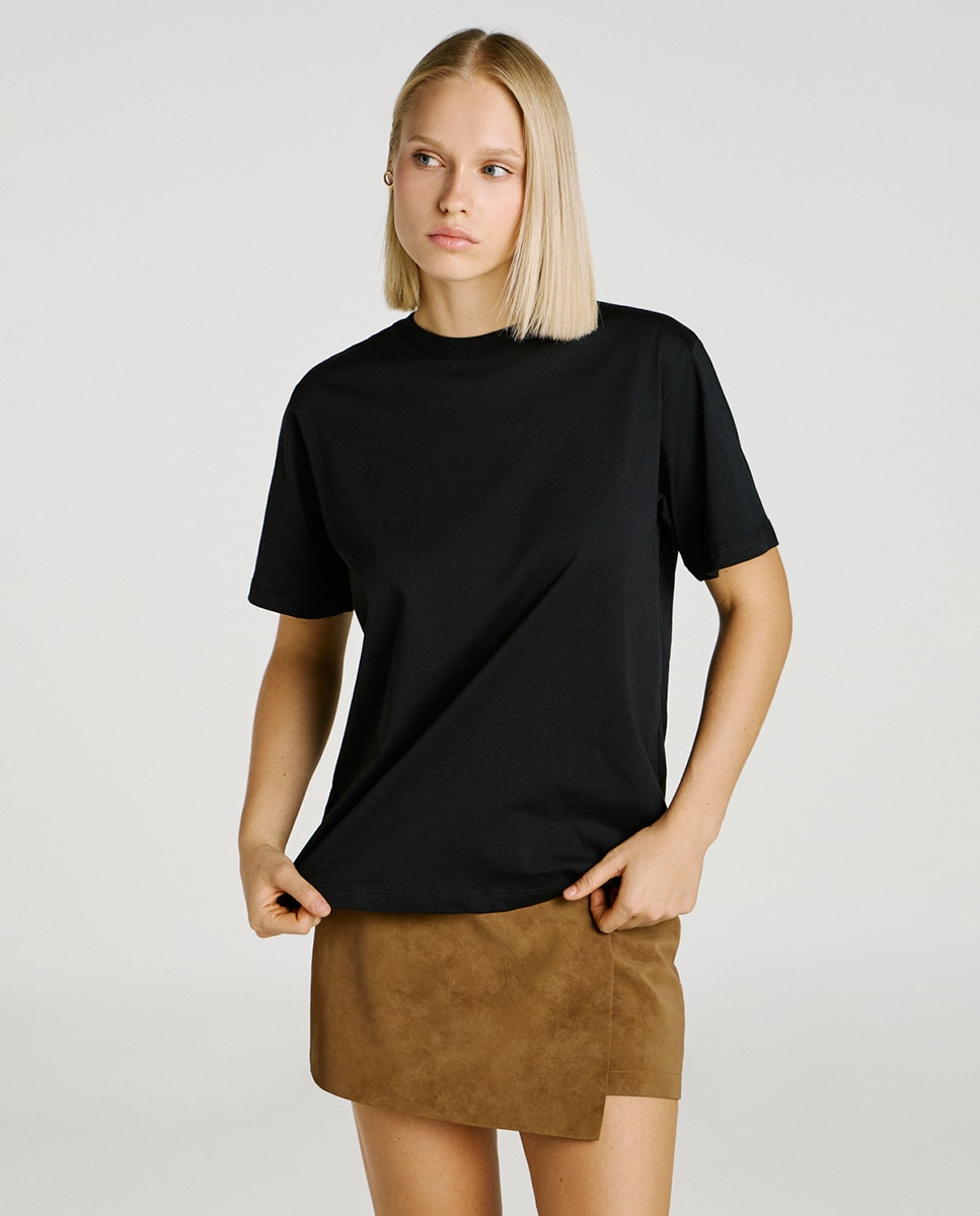 T-shirt com Detalhe de Franjas Preto-1