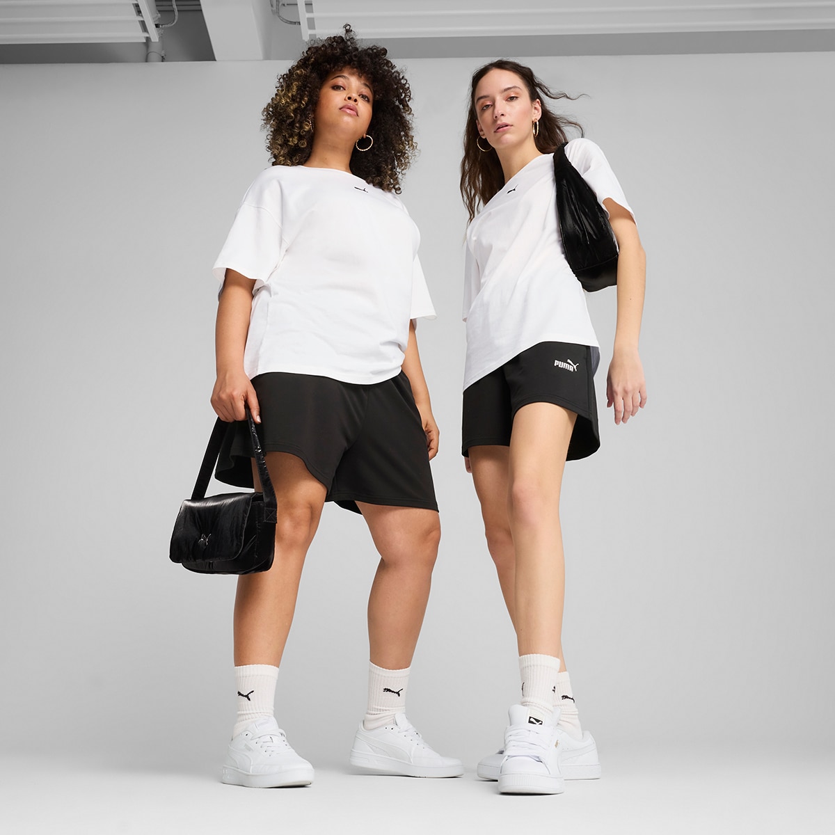 Imagem 0 de Calções de Mulher ESS Small No. 1 Logo 4" Lightweight High-Waist Shorts