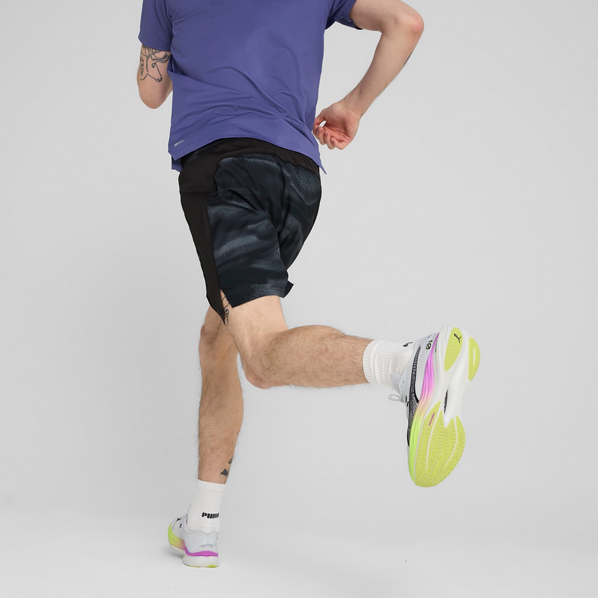 Calções de Homem M Run Velocity AOP 7" SHORT Preto-2
