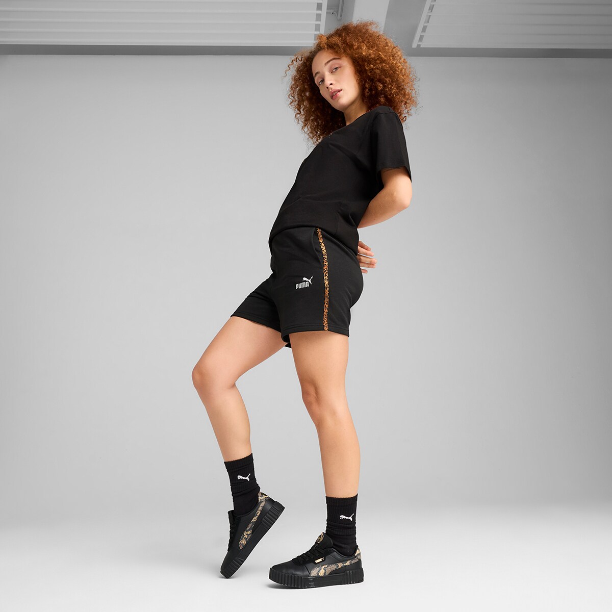 Calções de Mulher ESS Graphic Animal Shorts 5" TR Preto-3