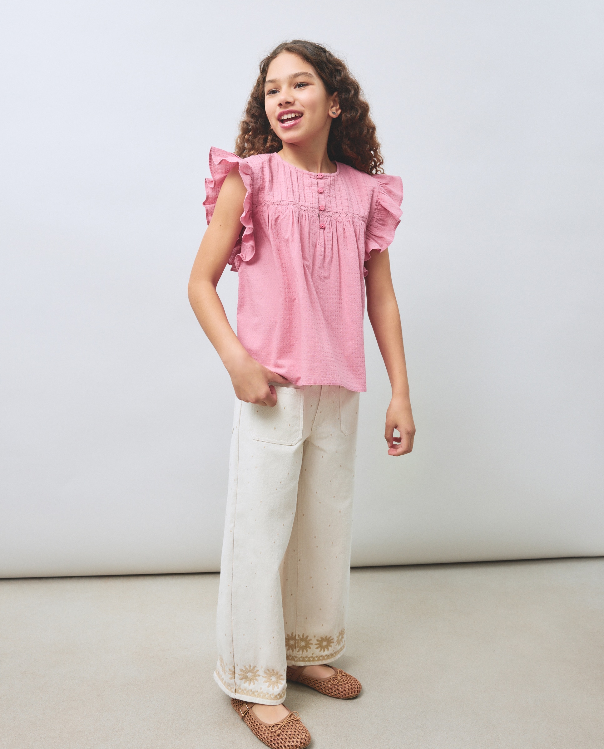 Imagem 0 de Blusa Básica com Corte no Peito