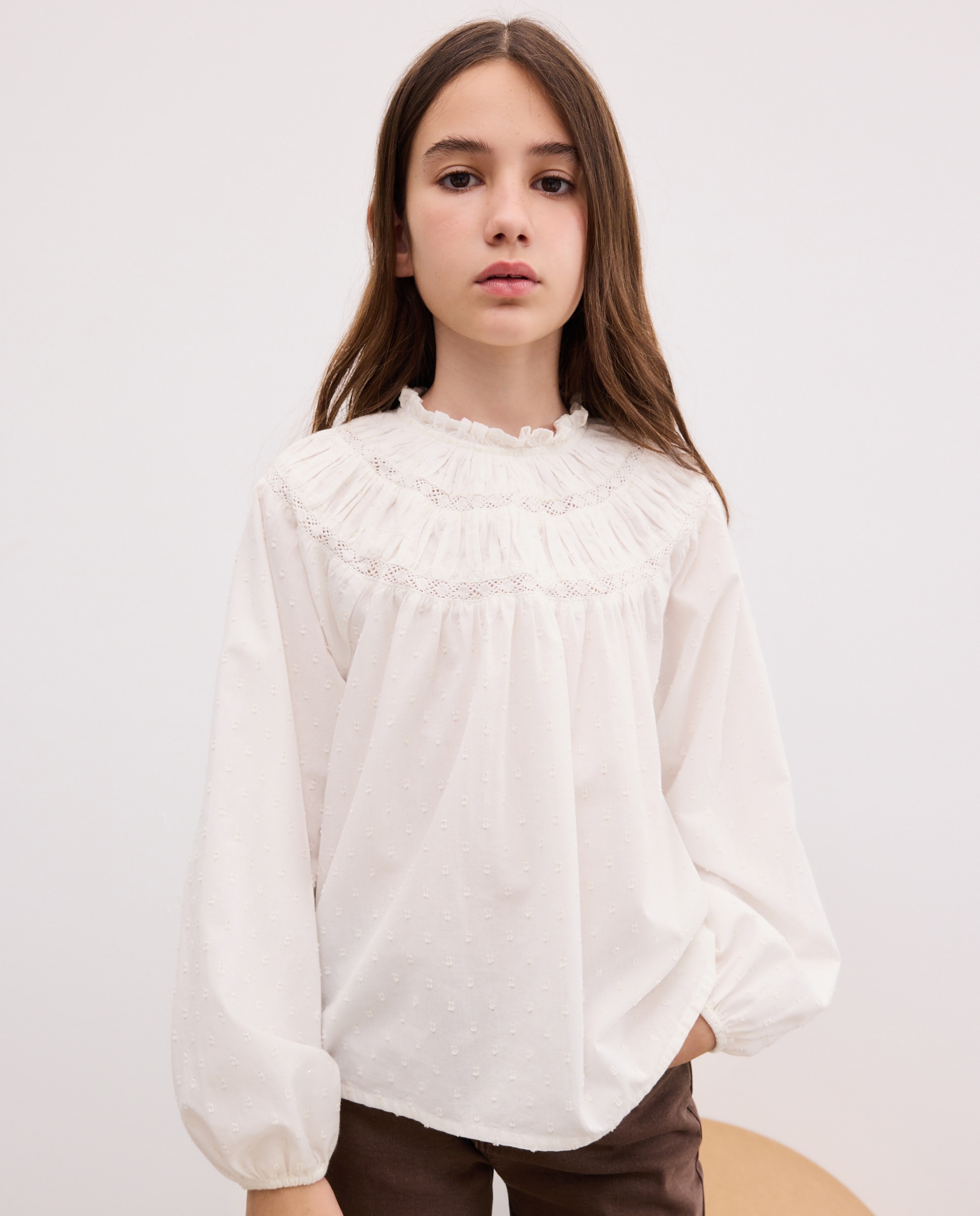 Blusa romántica manga larga canesú redondo con puntillas en dobby con lurex de niña - Kids El Corte Inglés - Blanco Blanco-1