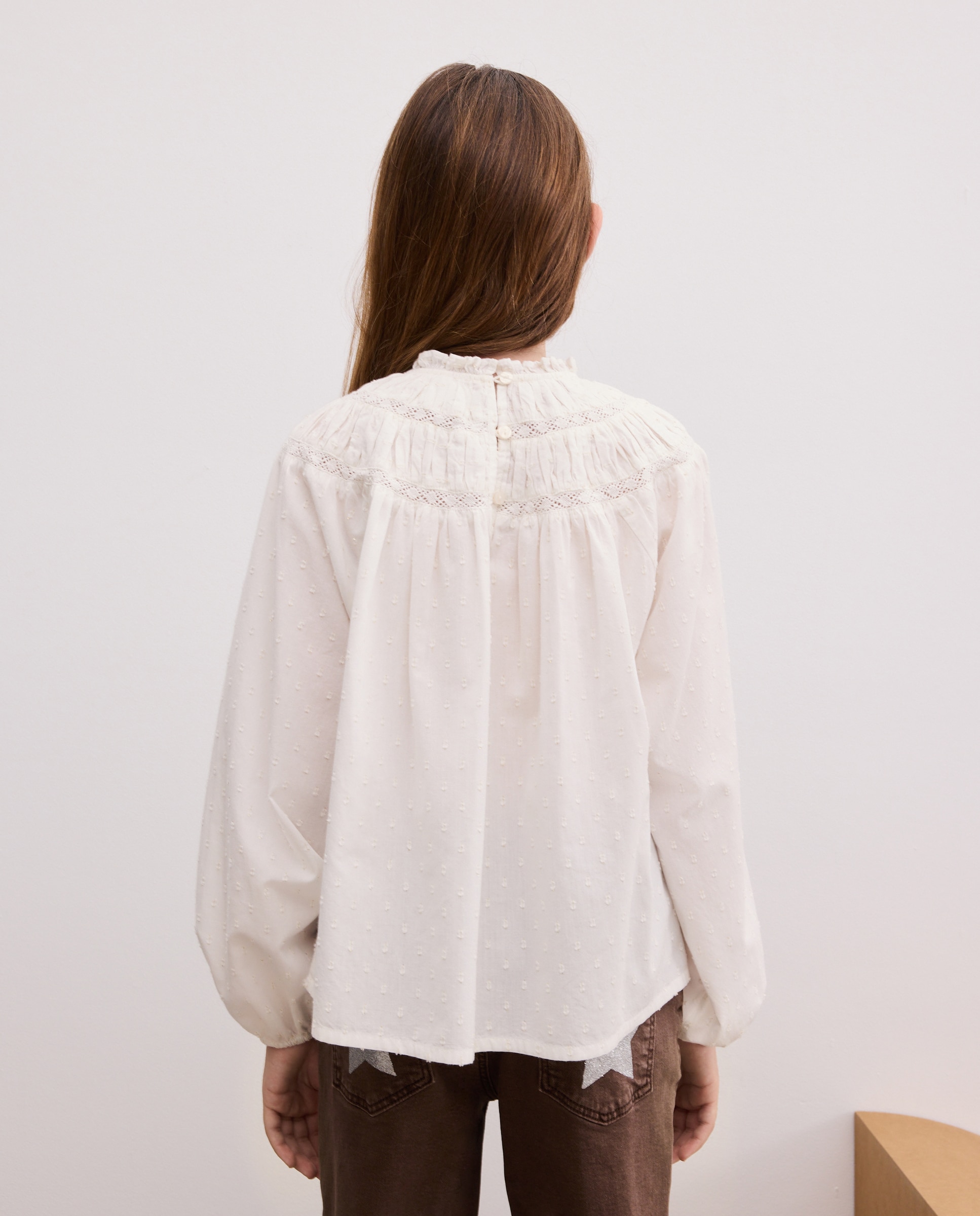 Blusa romántica manga larga canesú redondo con puntillas en dobby con lurex de niña - Kids El Corte Inglés - Blanco Blanco-3