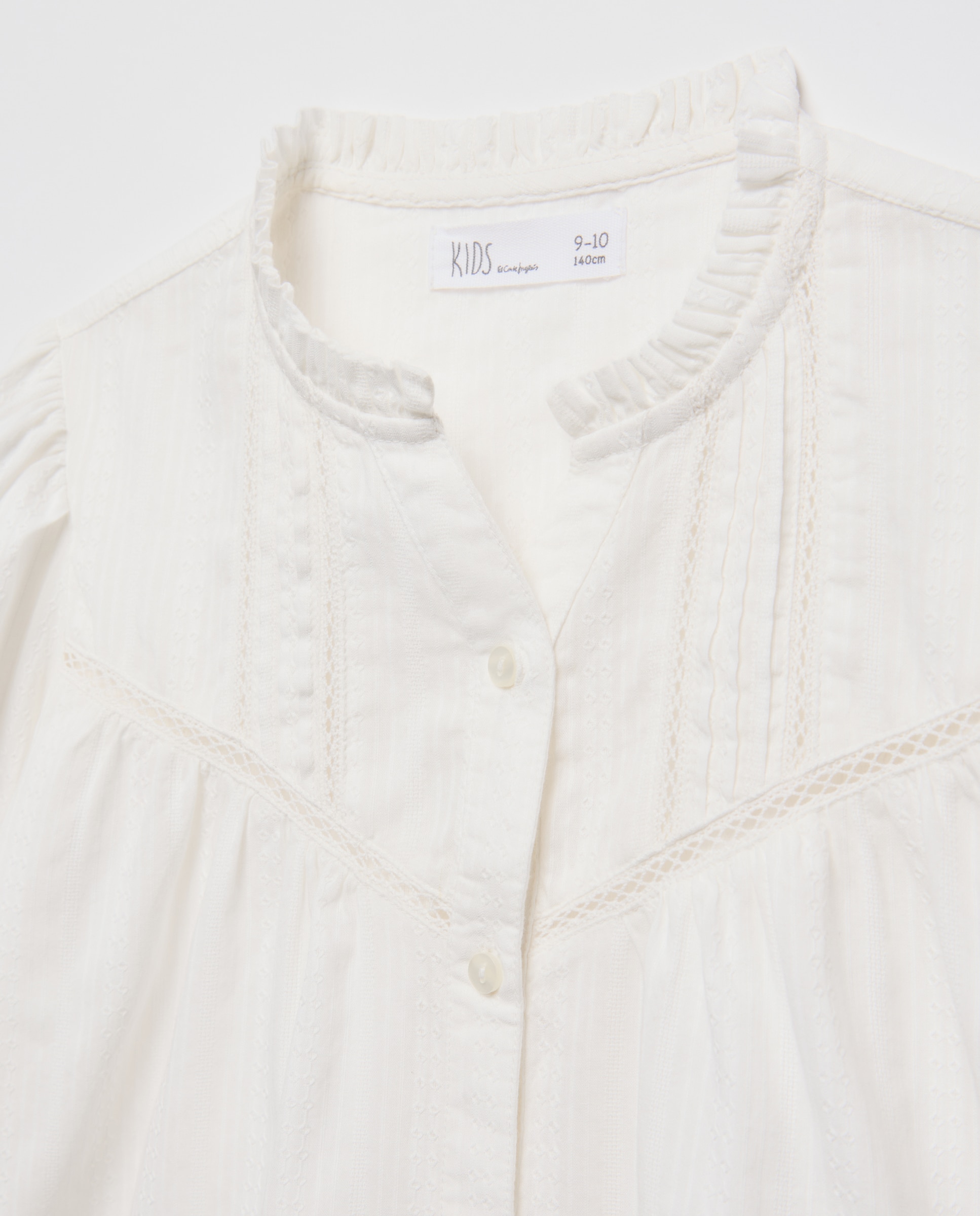 Blusa romántica manga larga abierta en dobby con encajes y pliegues en pechera de niña - Kids El Corte Inglés - Blanco roto Blanco roto-2