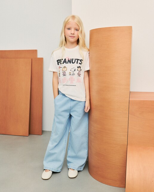Camiseta de niña de manga corta con detalle Snoopy & Friends