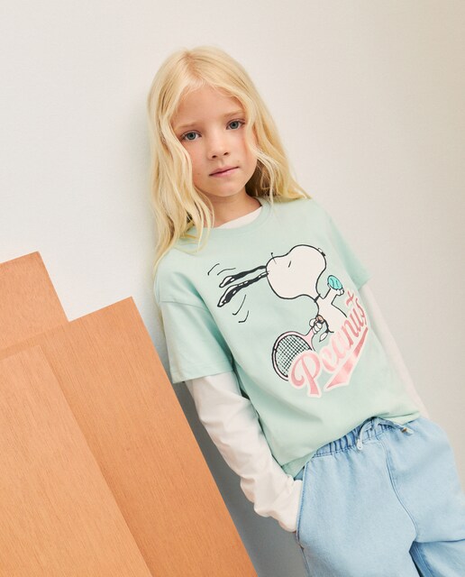 Camiseta de niña de manga corta con detalle Snoopy Tenis