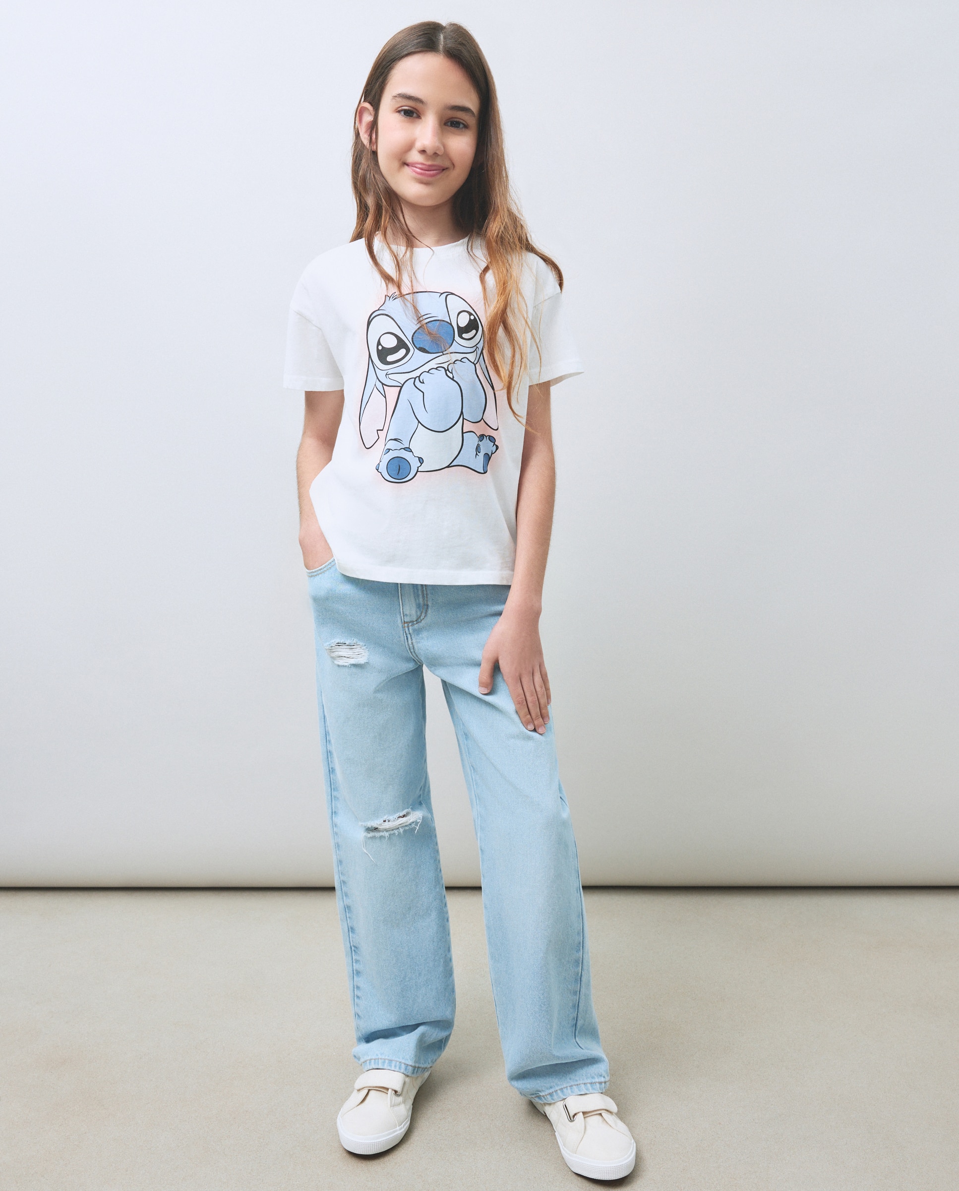 T-shirt de Manga Curta com Estampado Posicional Stitch Primeiro Plano Kids El Corte Inglés Branco-1