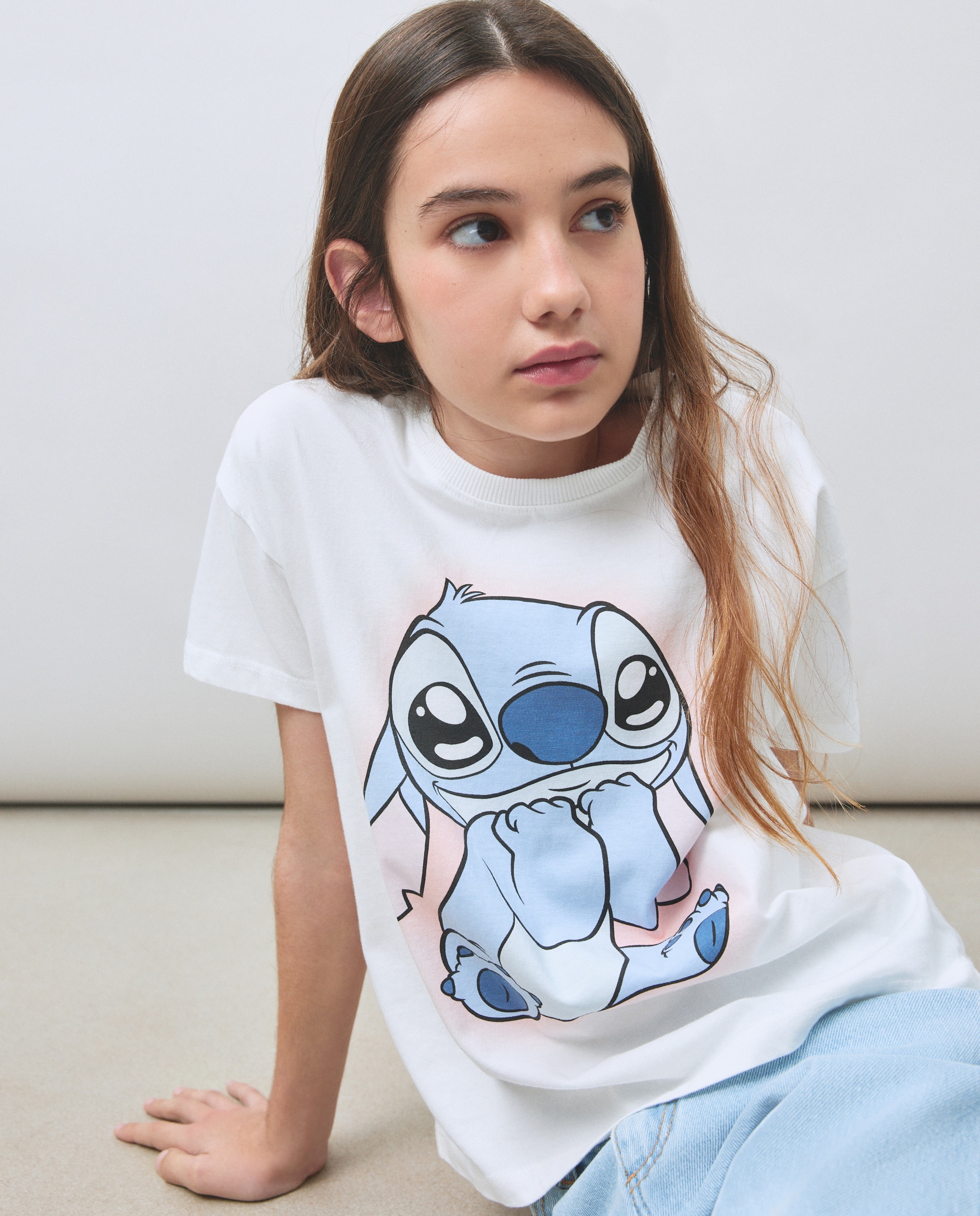 T-shirt de Manga Curta com Estampado Posicional Stitch Primeiro Plano Kids El Corte Inglés Branco-2