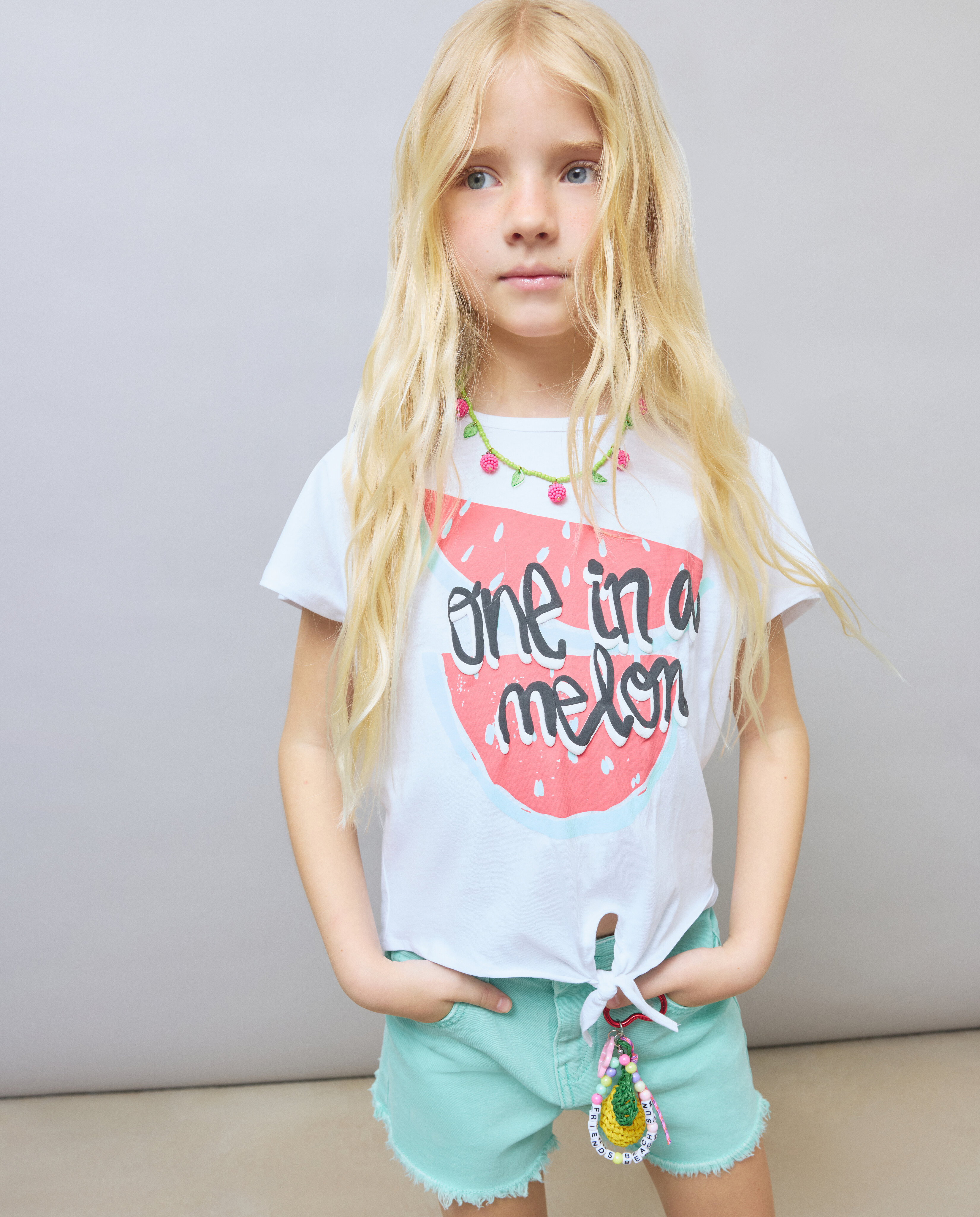 Camiseta de niña con estampado y nudo en bajo - Kids El Corte Inglés - Blanco Blanco-1