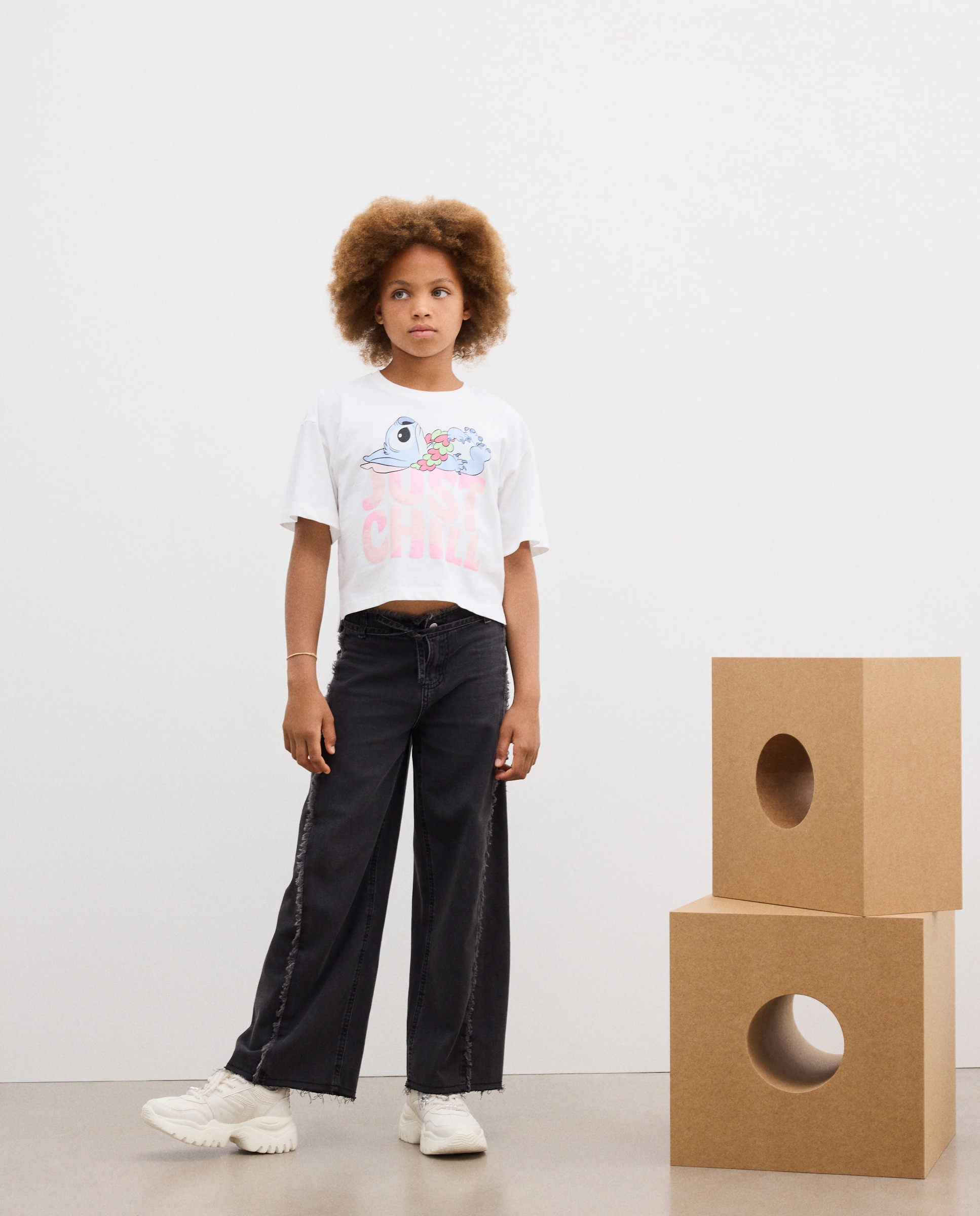 T-shirt de Manga Curta com Estampado Posicional Licença Stitch Kids El Corte Inglés Branco-2