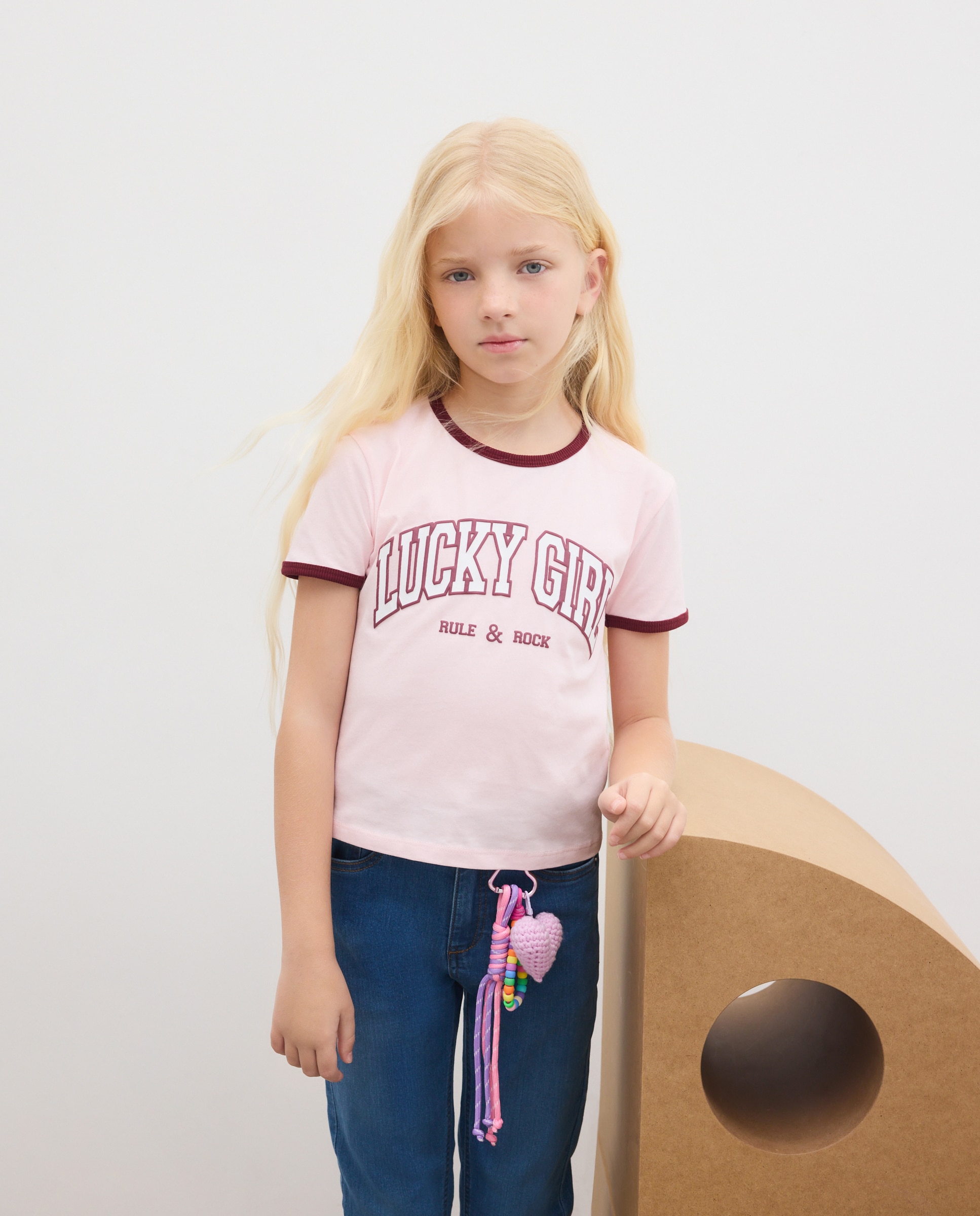 Imagem 0 de T-shirt de Criança de Manga Curta Posicional Estilo College "dramatic", com Debrum em Contraste