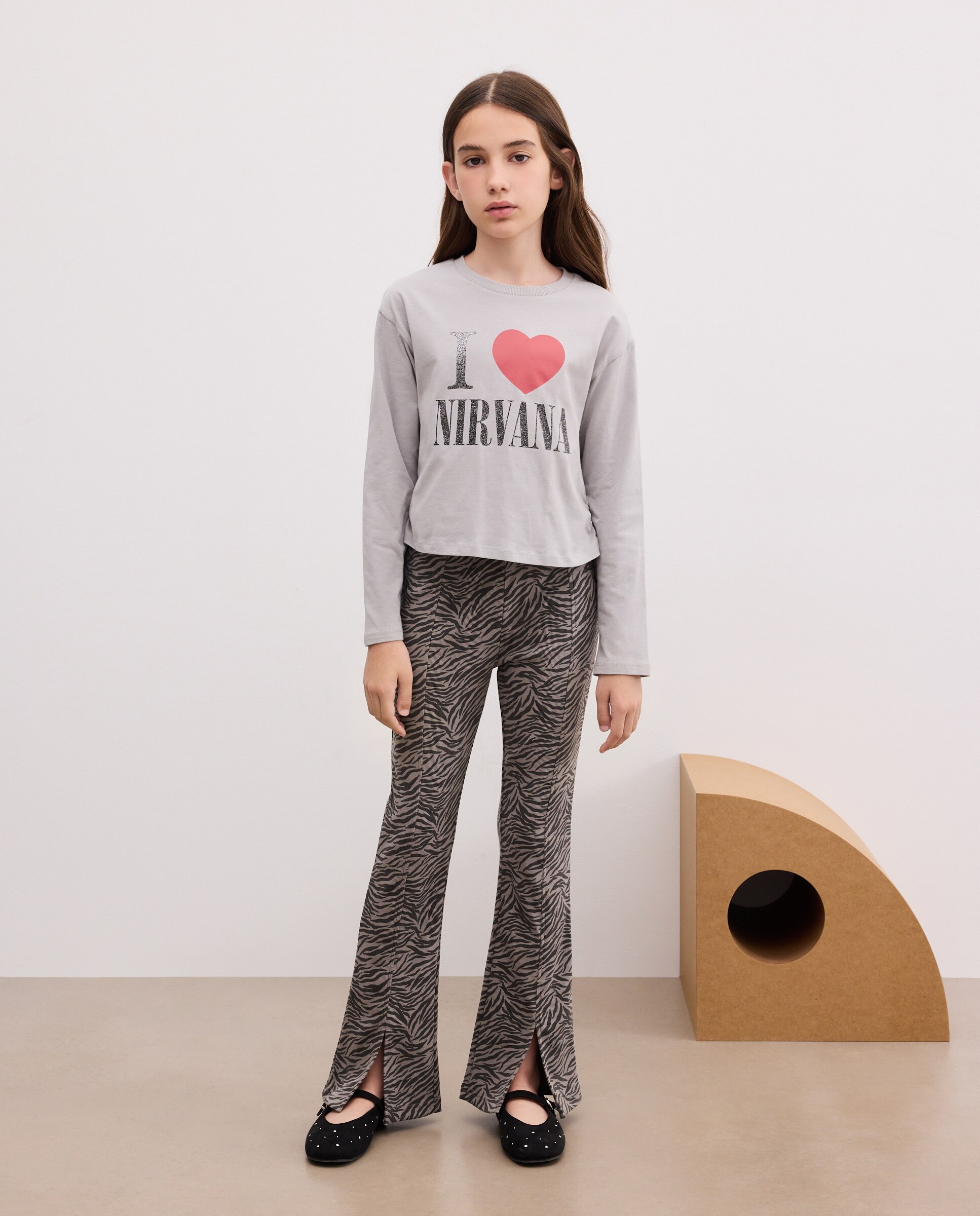 Camiseta manga larga estampado posicional NIRVANA con glitter de niña - Kids El Corte Inglés - Gris Gris-2