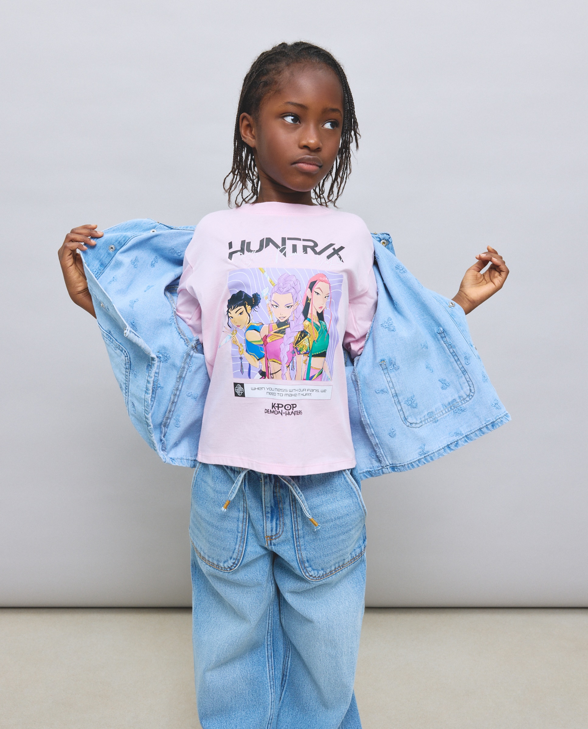 Camisola de Manga Comprida com Estampado Posicional no Peito de Personagens Coloridas "Huntrix" Kids El Corte Inglés Rosa-2