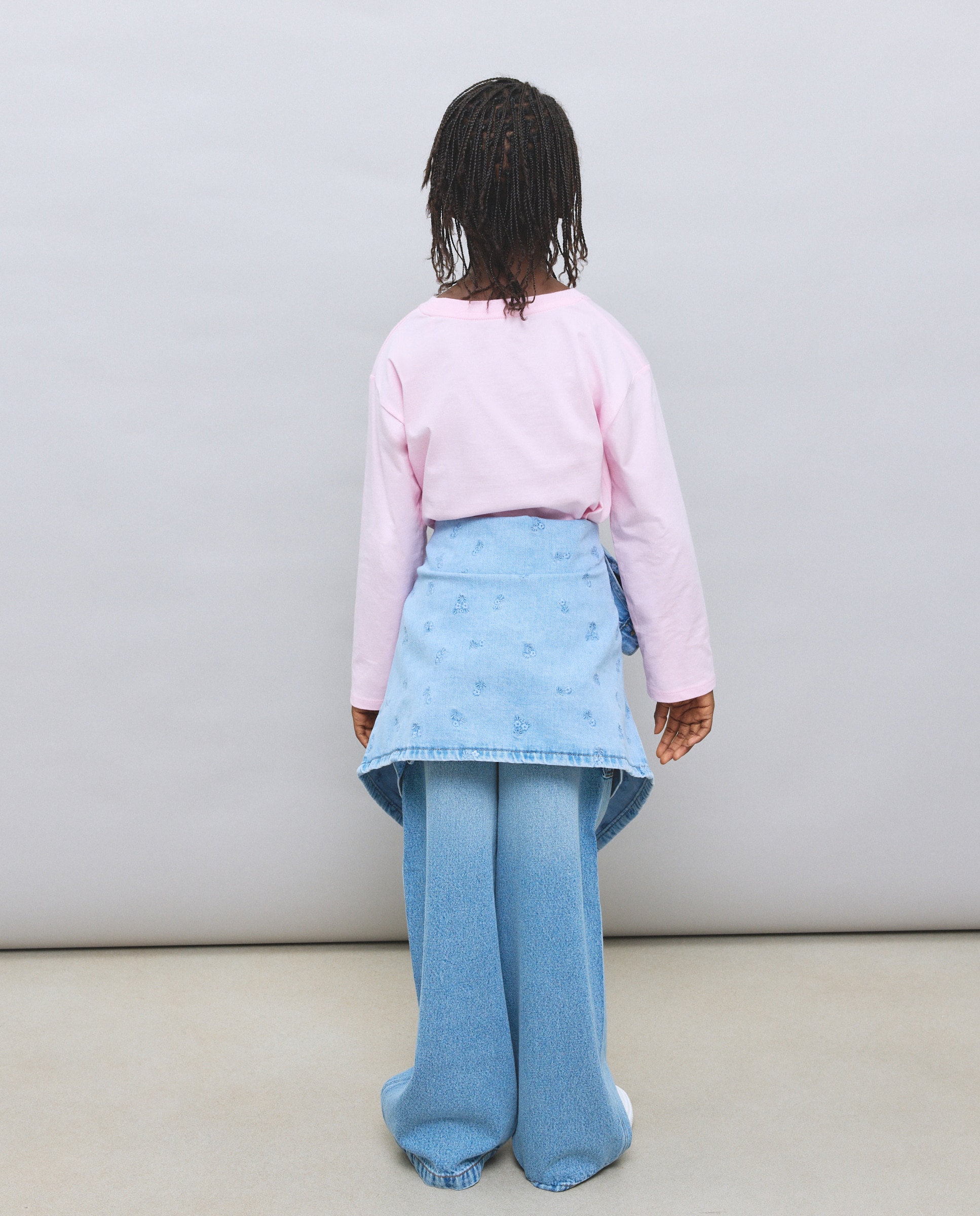 Camisola de Manga Comprida com Estampado Posicional no Peito de Personagens Coloridas "Huntrix" Kids El Corte Inglés Rosa-4