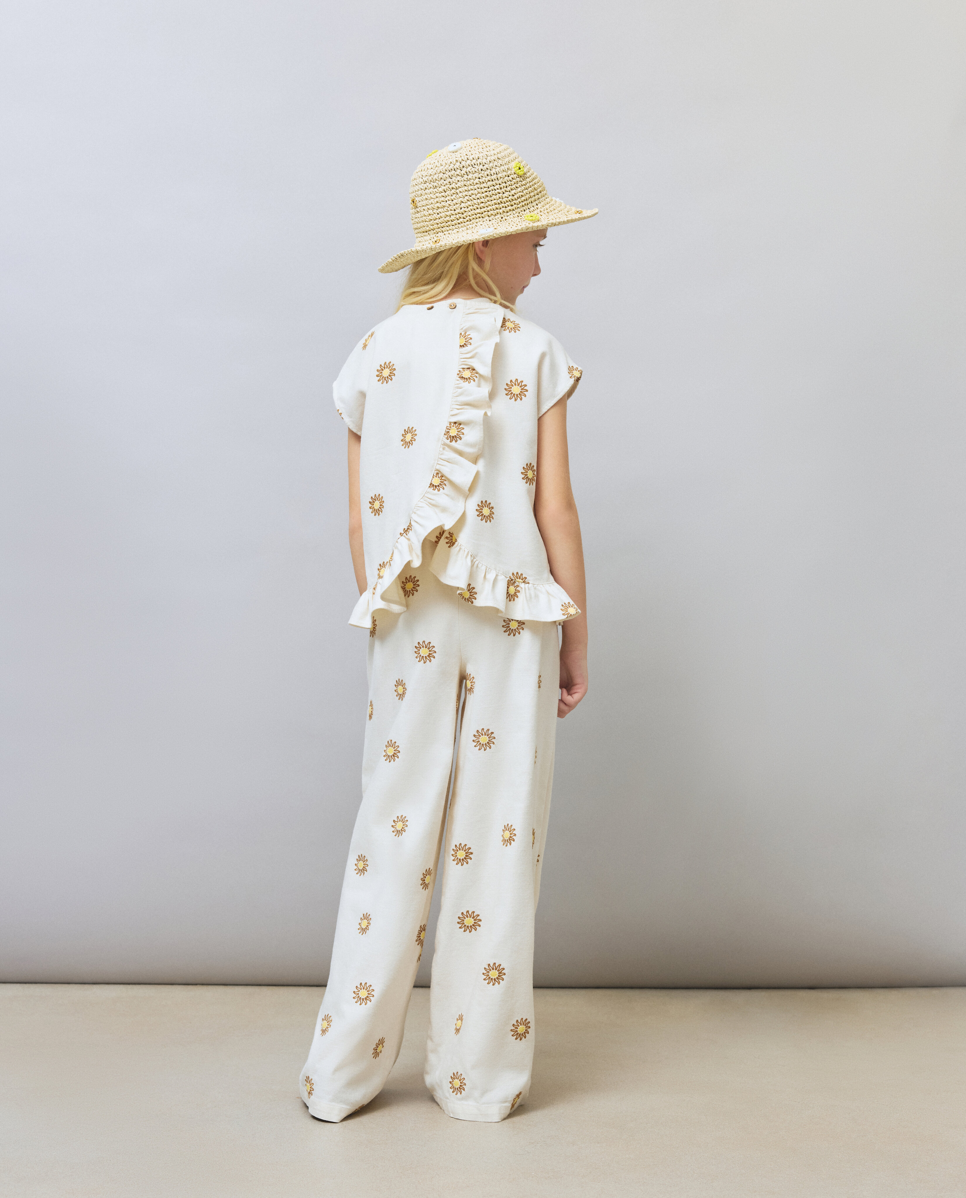 Conjunto Comprido com Sóis Bordados Branco-3