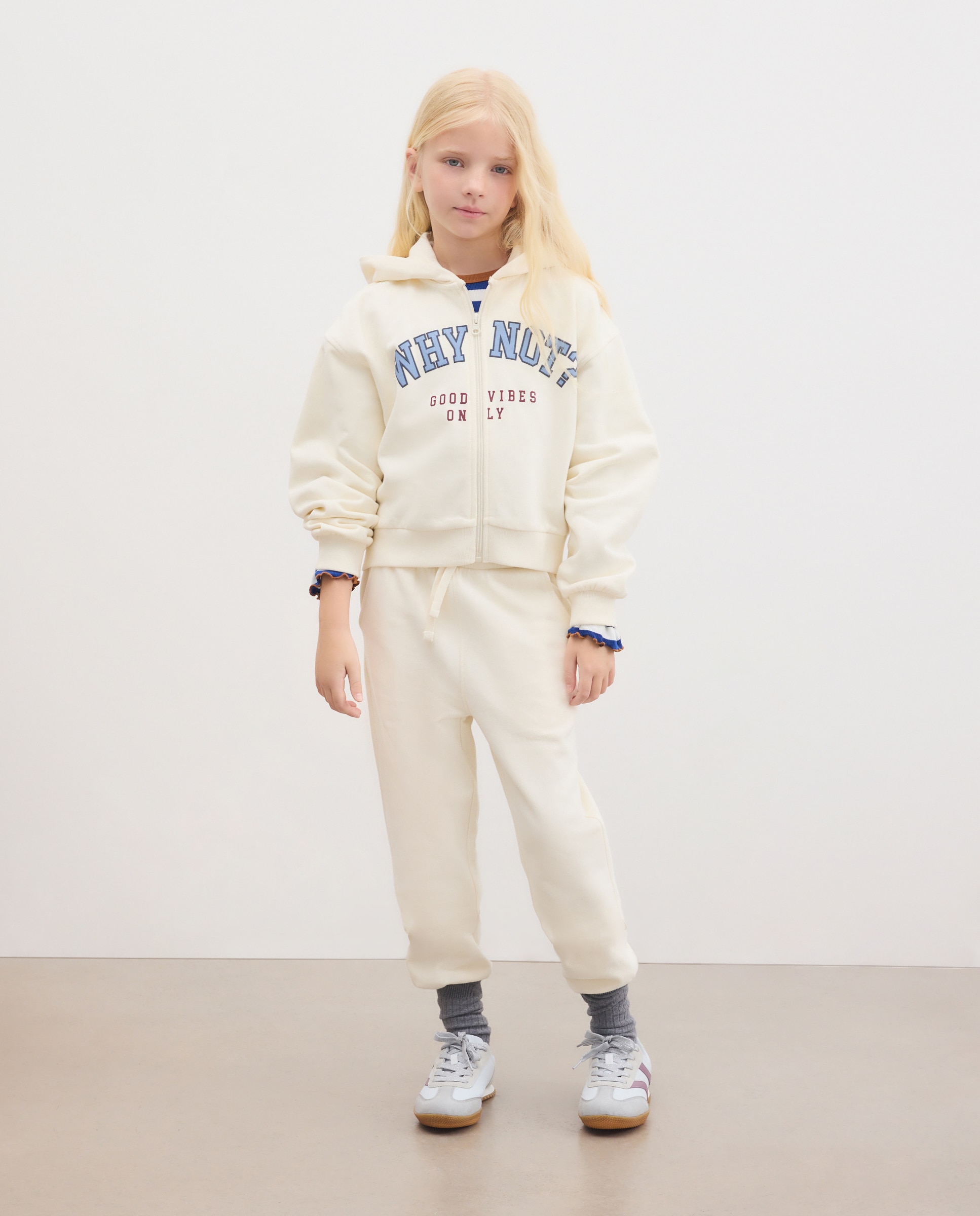 Imagen 1 de Conjunto felpa con pantalón jogger y sudadera abierta capucha y print posicional de niña - Kids El Corte Inglés - Blanco Blanco