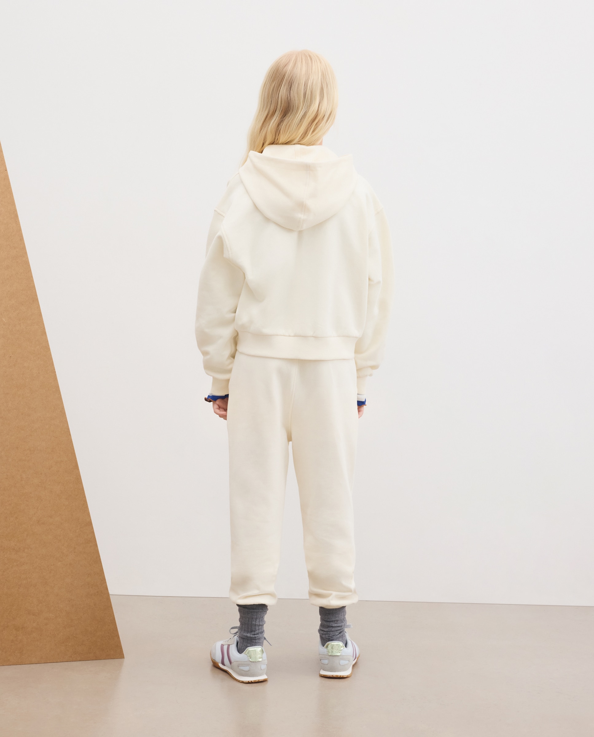 Imagen 2 de Conjunto felpa con pantalón jogger y sudadera abierta capucha y print posicional de niña - Kids El Corte Inglés - Blanco Blanco