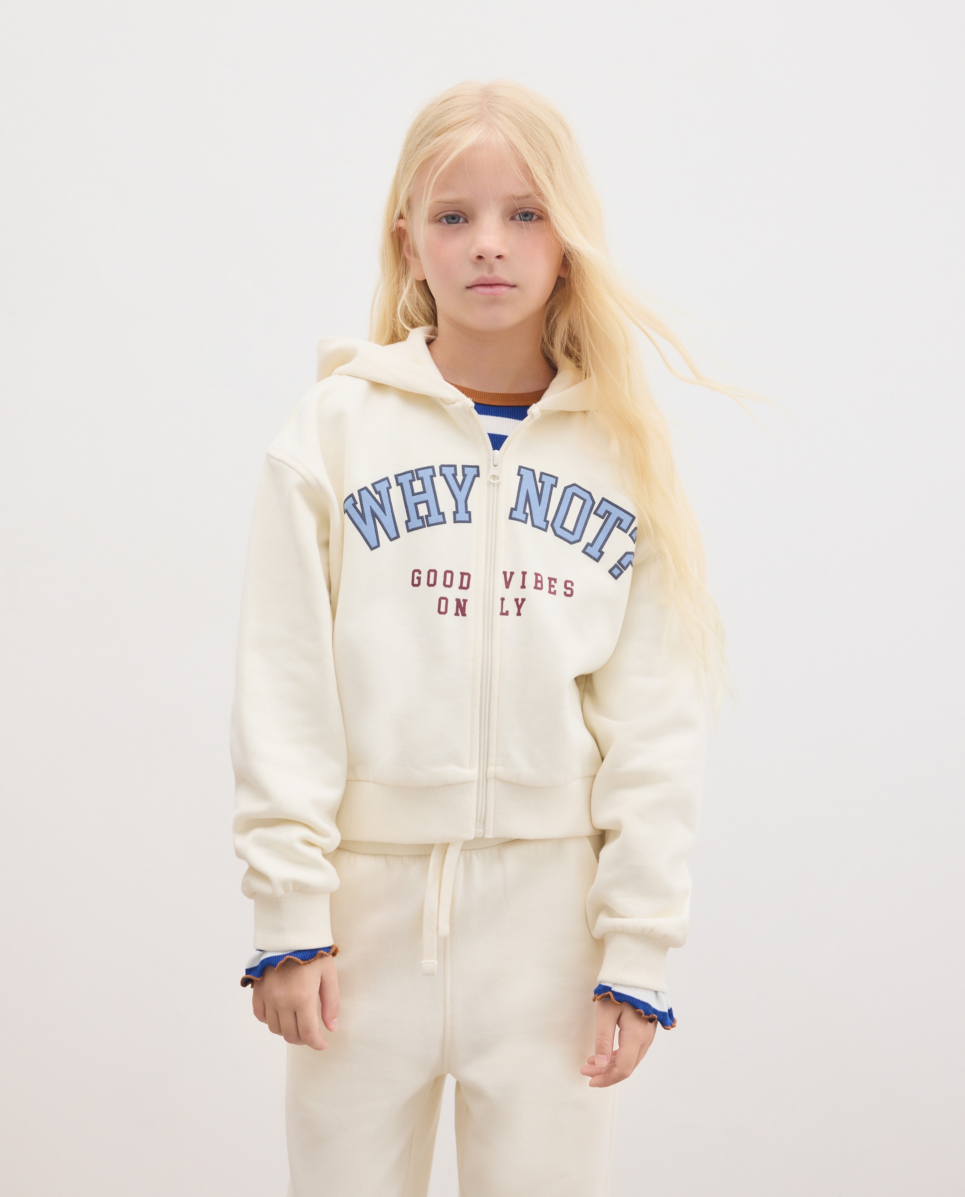 Imagen 3 de Conjunto felpa con pantalón jogger y sudadera abierta capucha y print posicional de niña - Kids El Corte Inglés - Blanco Blanco