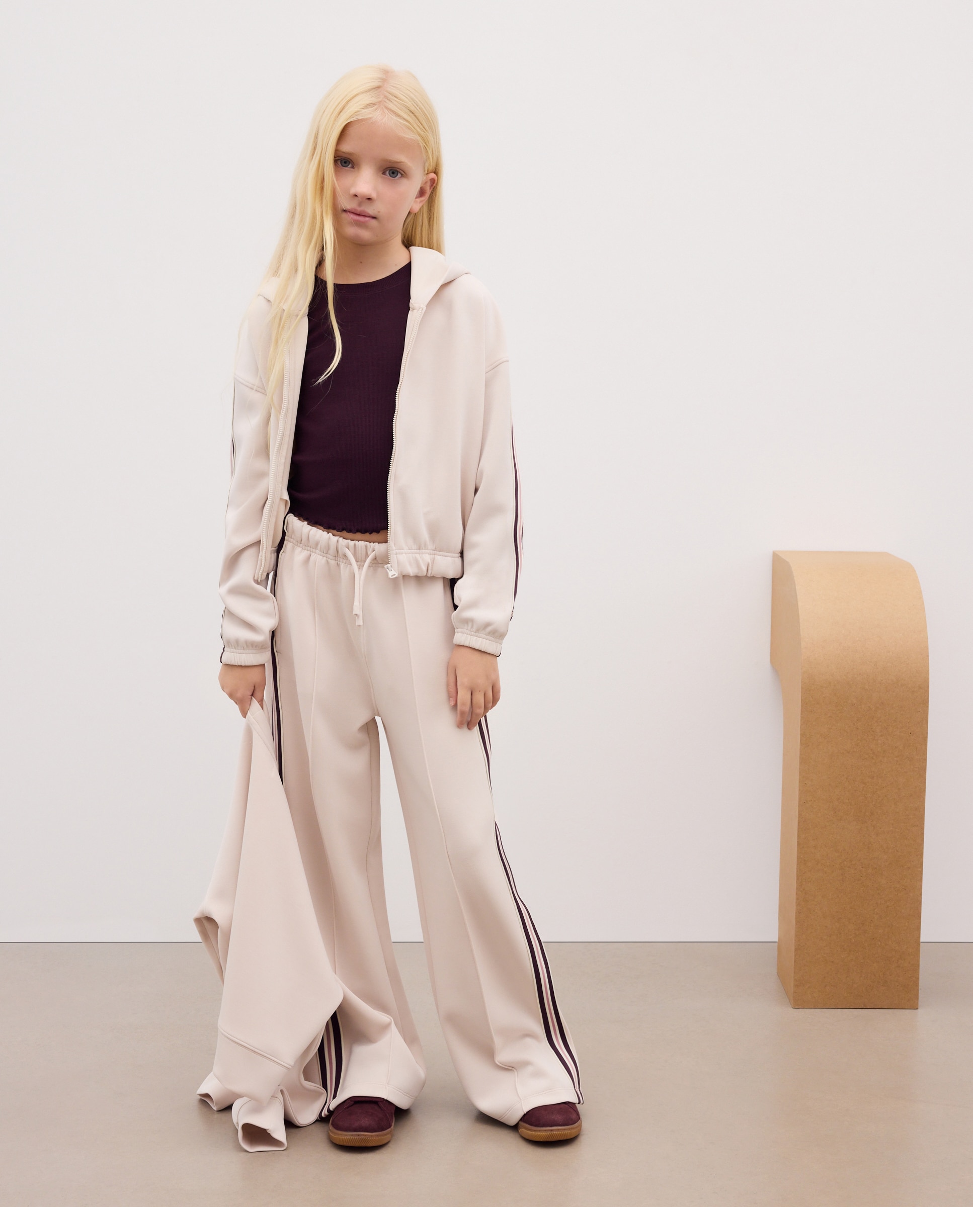 Pantalón deporte modal wide leg con tape deportivo lateral de niña - Kids El Corte Inglés - 850 Piedra 850 Piedra-1