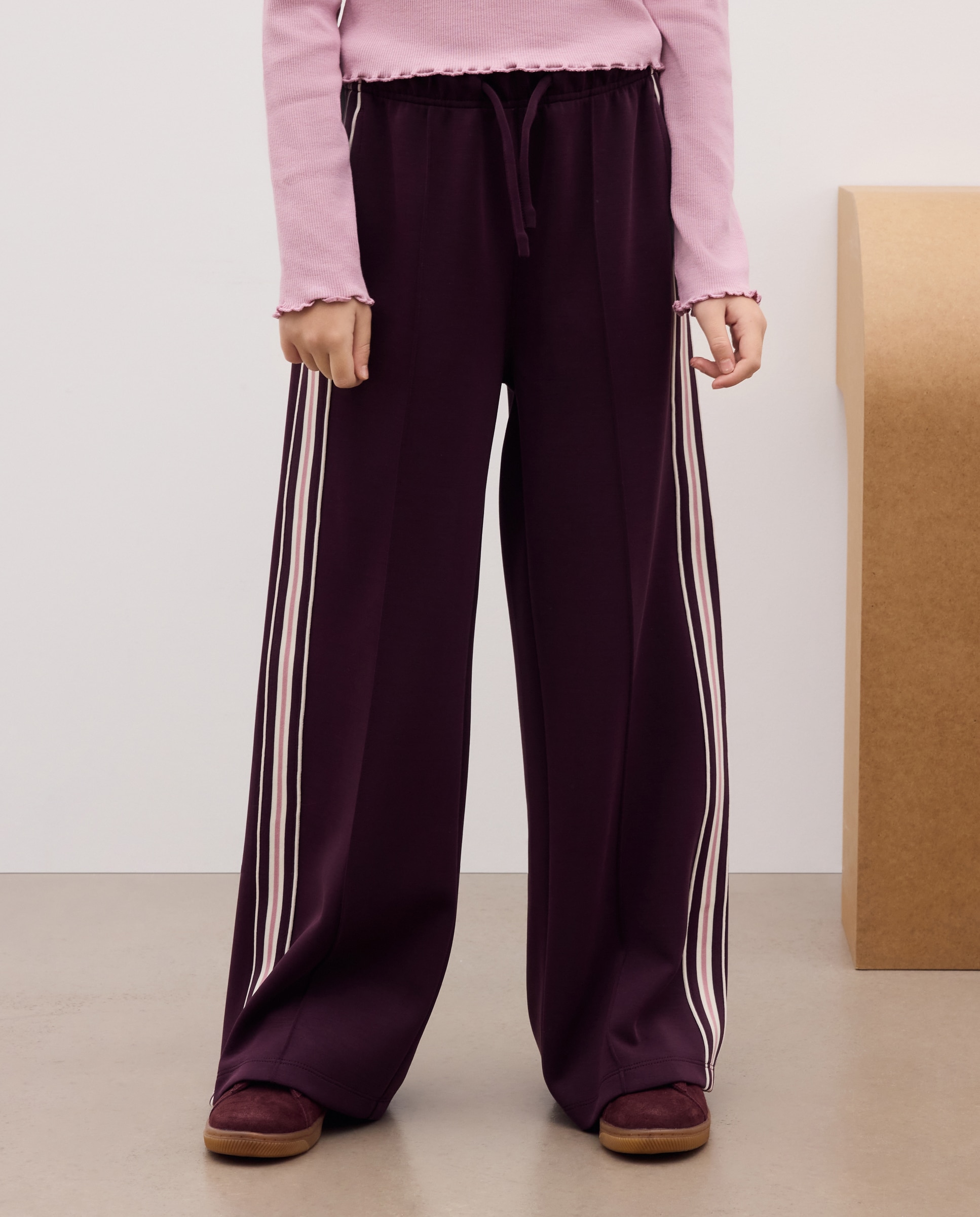 Pantalón deporte modal wide leg con tape deportivo lateral de niña - Kids El Corte Inglés - Burdeos Burdeos-2