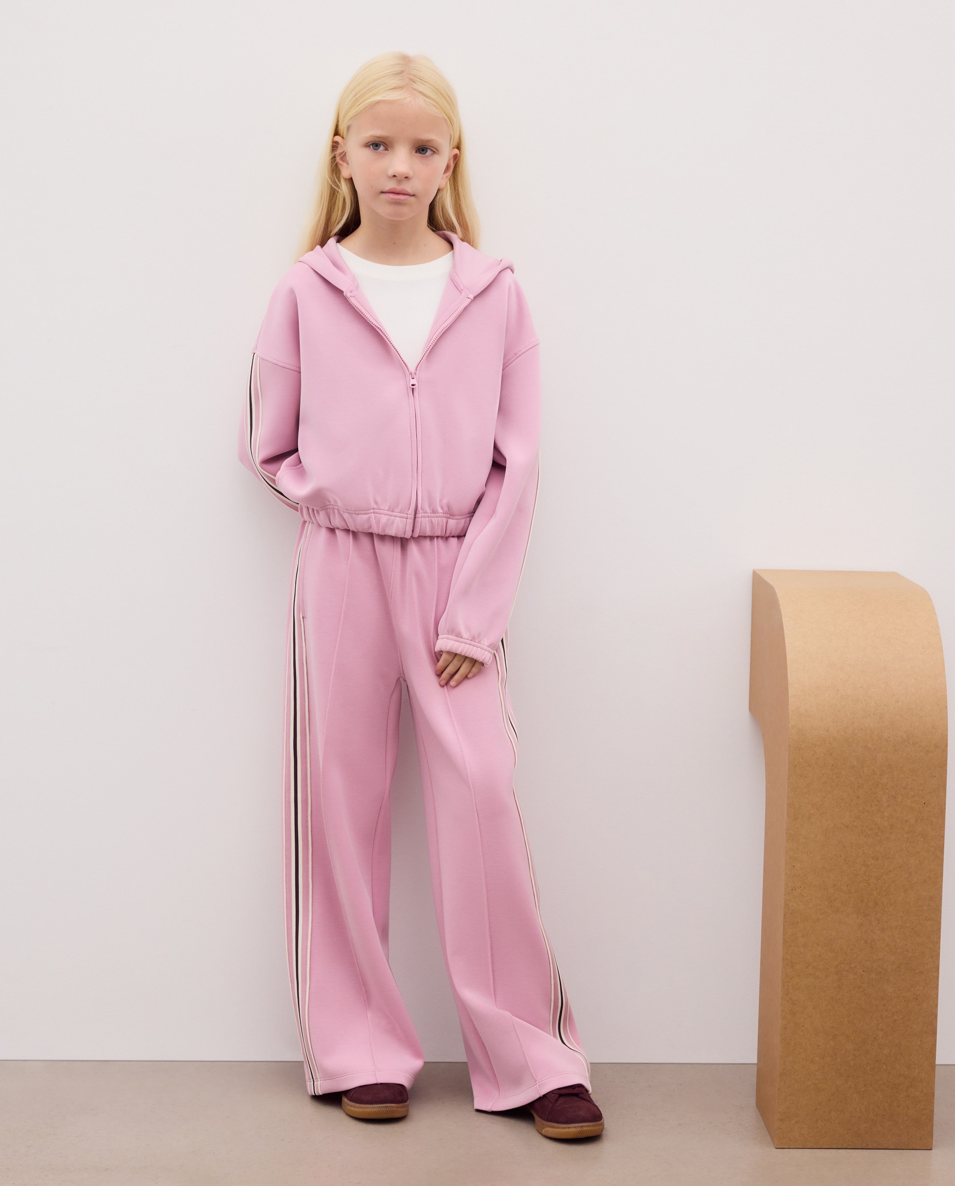 Imagen 0 de Pantalón deporte modal wide leg con tape deportivo lateral de niña 282 Malva