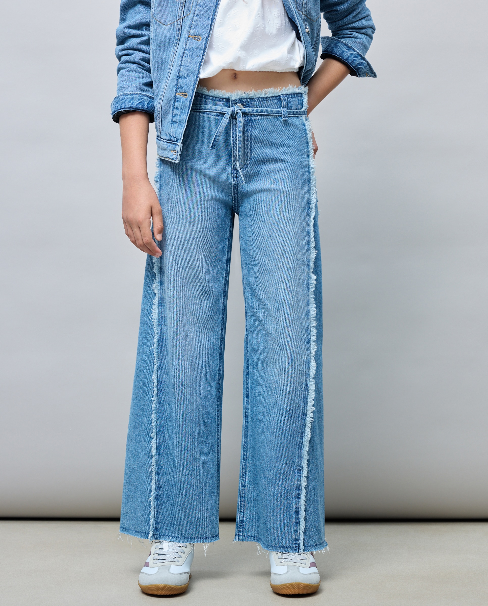 Pantalón de niña denim wide leg con pieza lateral triangular y cinturilla deshilachada - Kids El Corte Inglés - Azul pálido Azul pálido-2