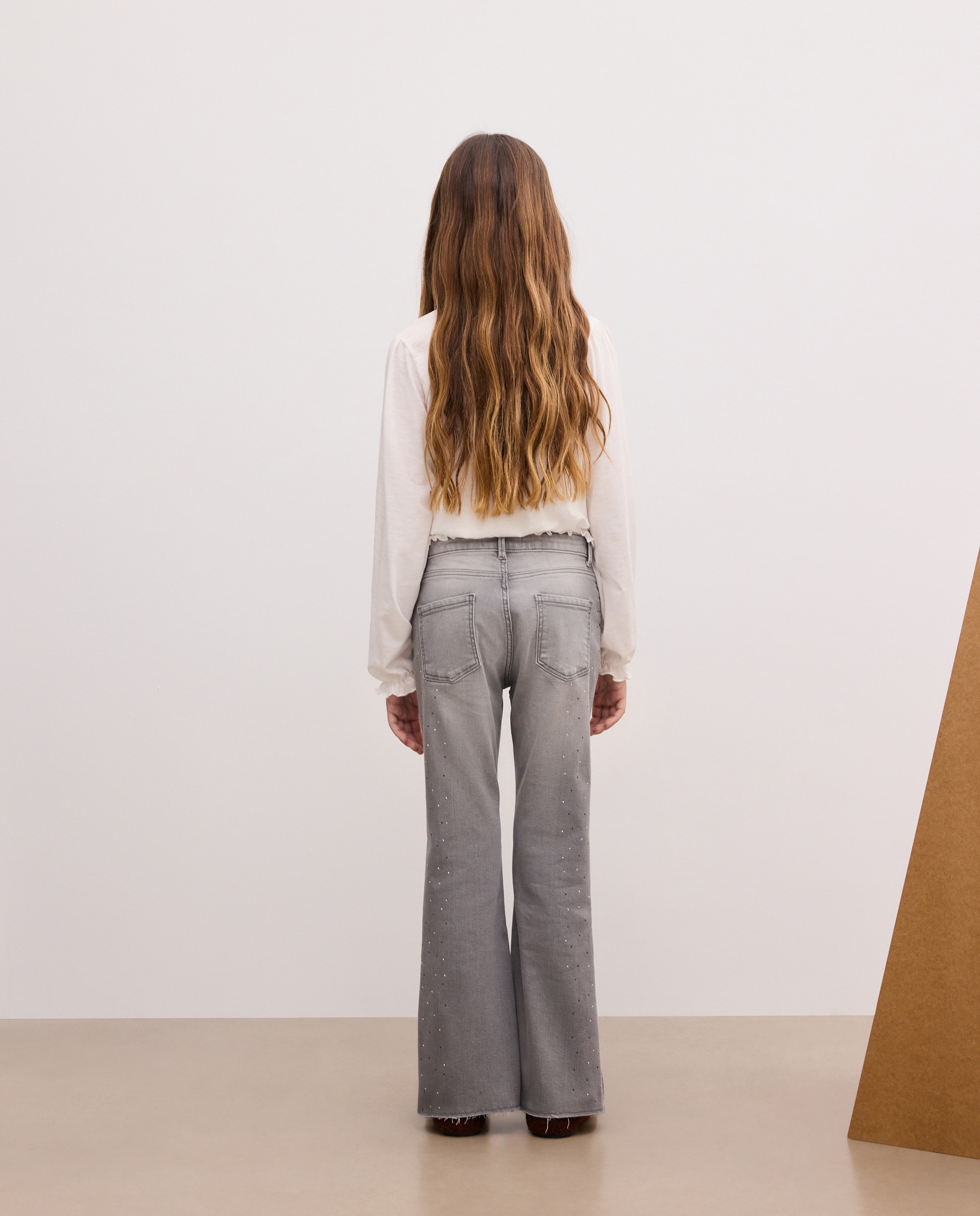Jeans Flare com All Over Print Irregular de Strasses Cinzento-3
