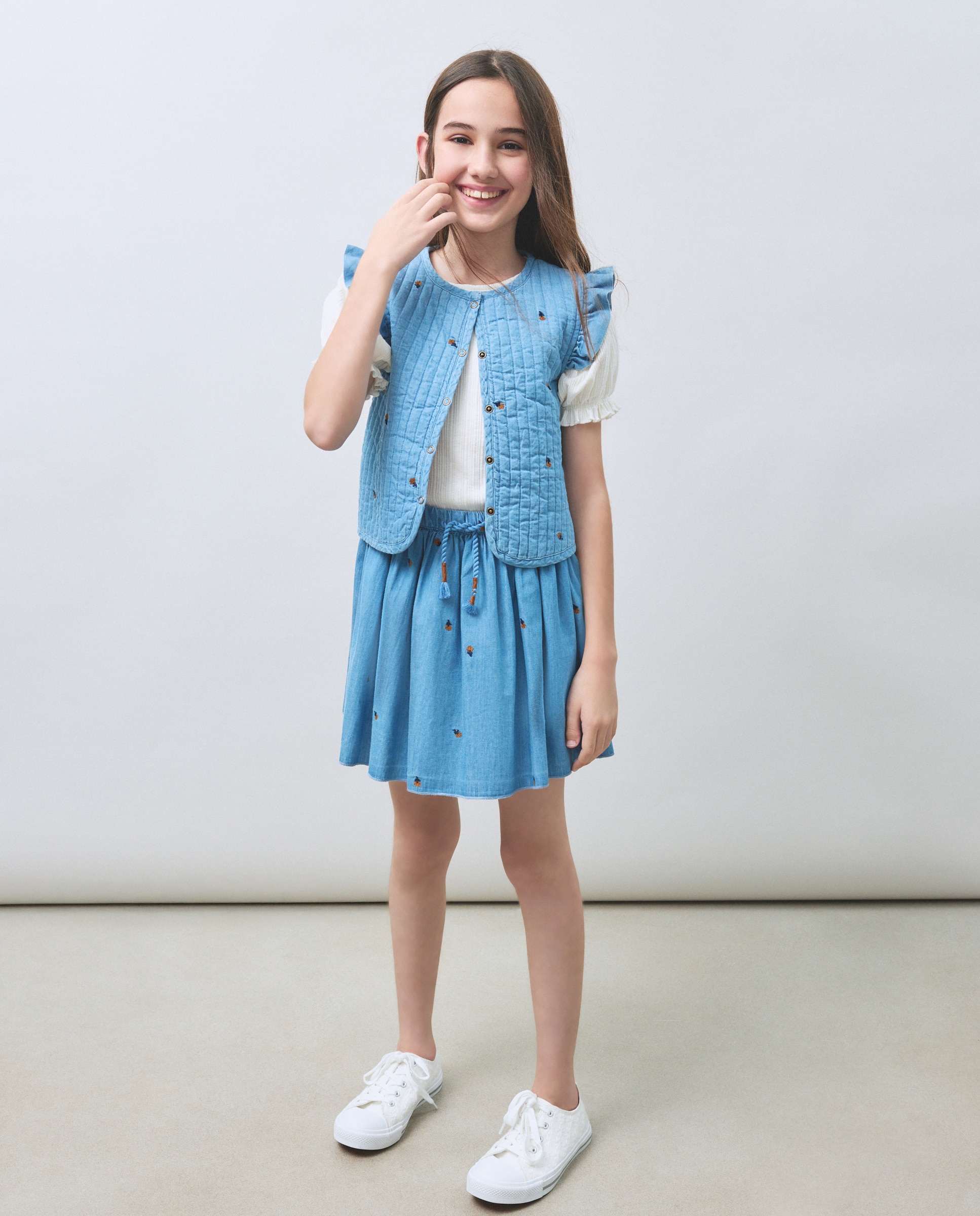 Imagem 0 de Saia Rodada de Chambray com Estampado Bordado
