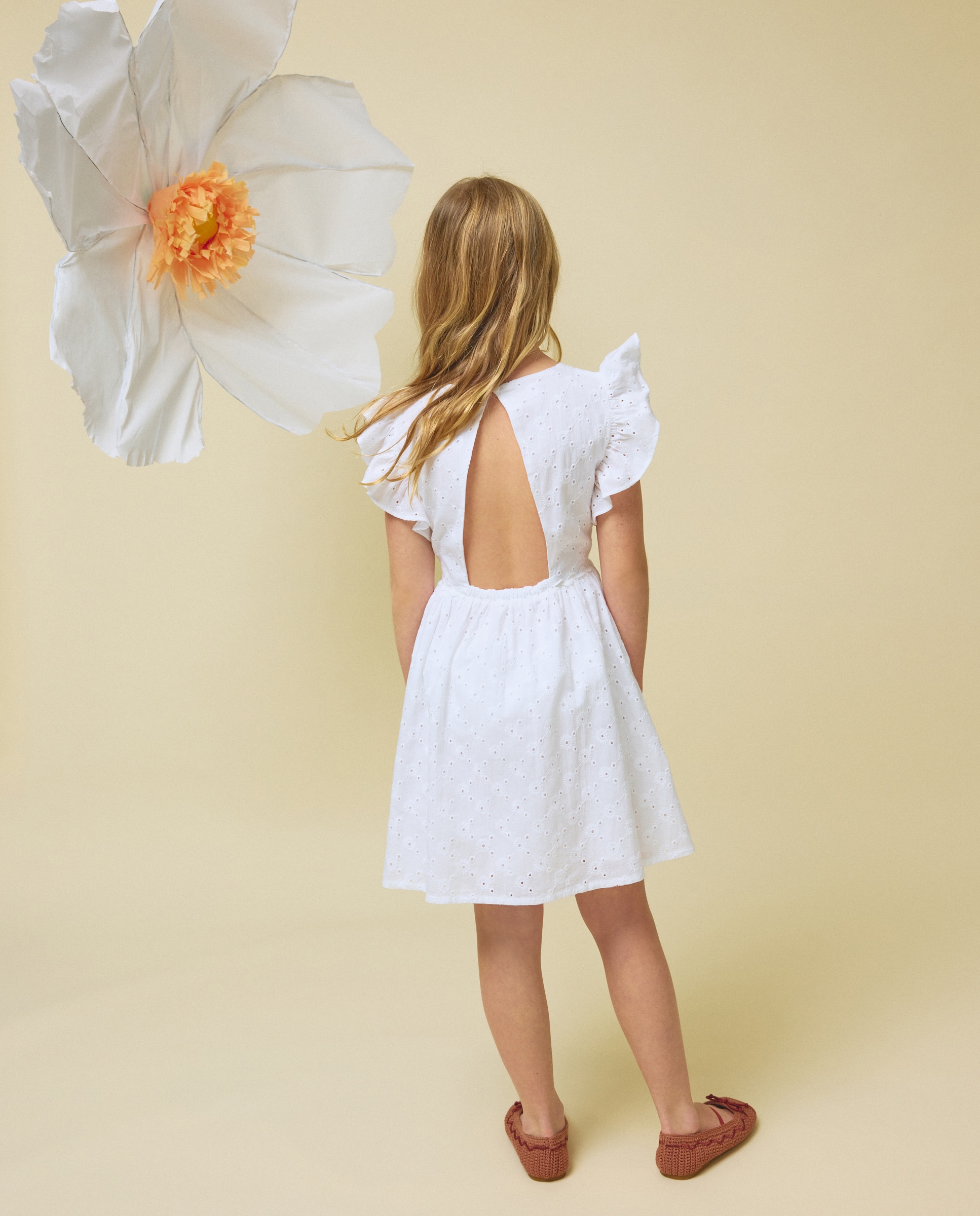 Vestido com Folho Franzido e Costas Abertas Kids El Corte Inglés Branco-marfim-3
